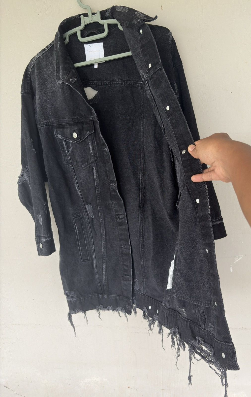 Zara Trafaluc Zara Black Distressed Long Denim Jacket Size US M / EU 48-50 / 2 - 6 Thumbnail