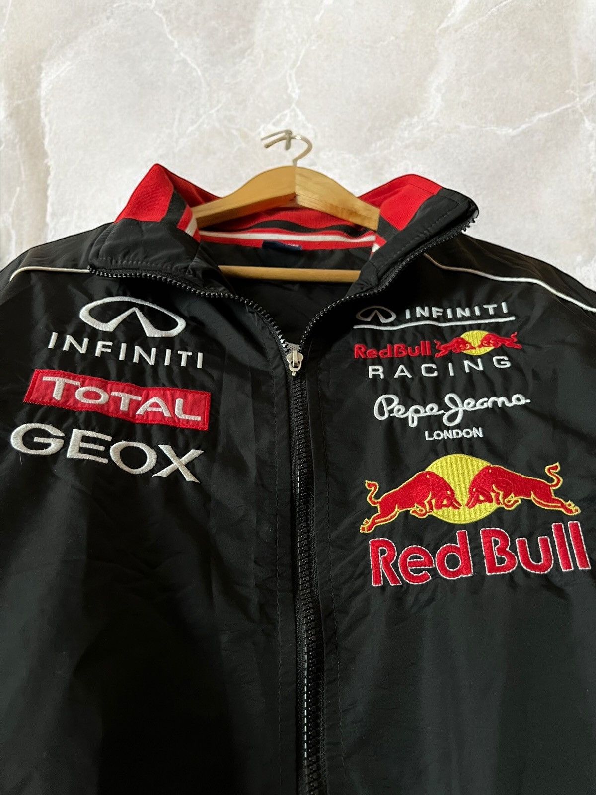 Vintage RED BULL RACING INFINITI Vintage RACING Jacket cars moto Size US L / EU 52-54 / 3 - 4 Thumbnail
