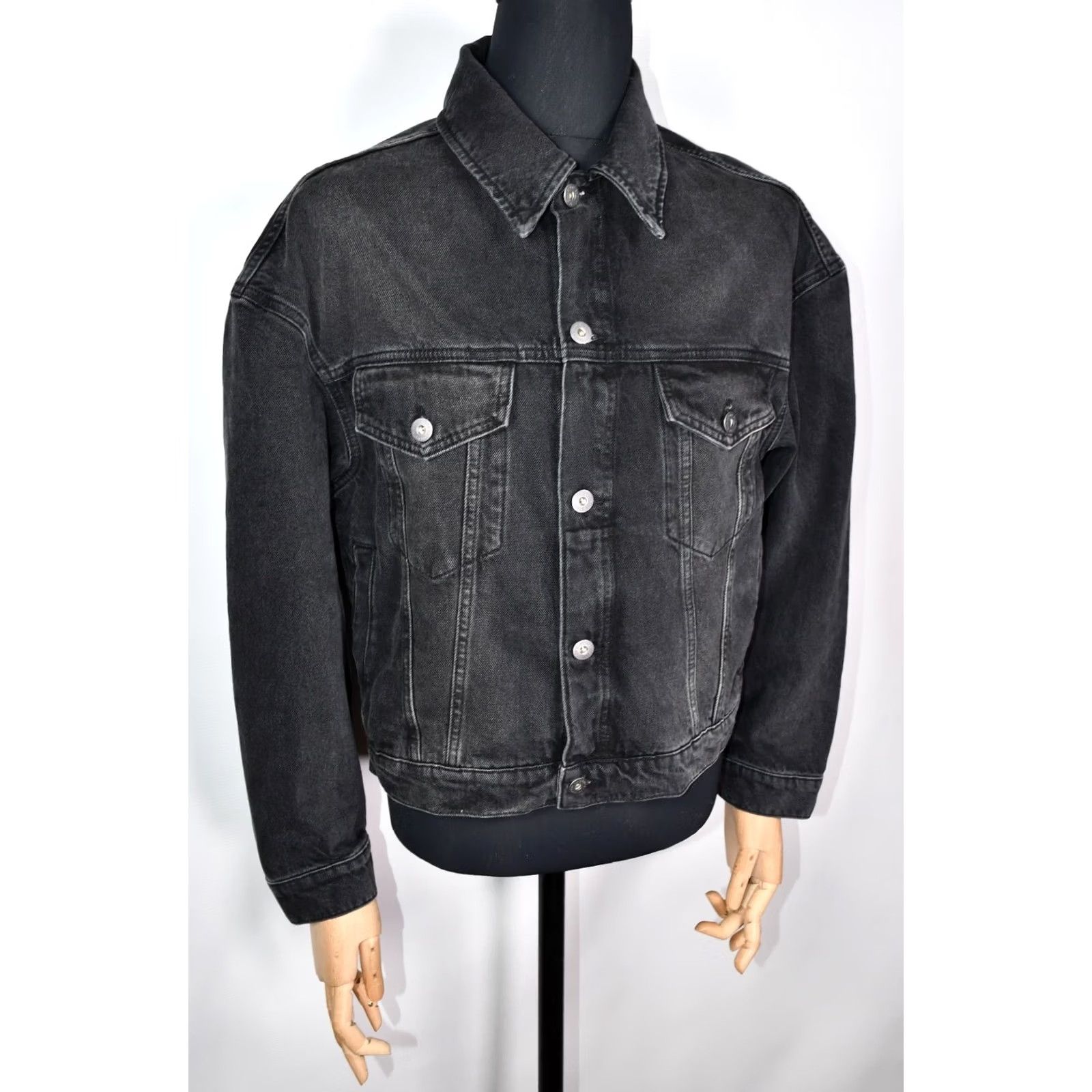 Allsaints All Saints Avets Trucker Jacket Mens M Black Denim 100% Cotton Solid Regular Size M Jacket Mens Black 2000s Fashion Fits Size US M / EU 48-50 / 2 - 3 Thumbnail