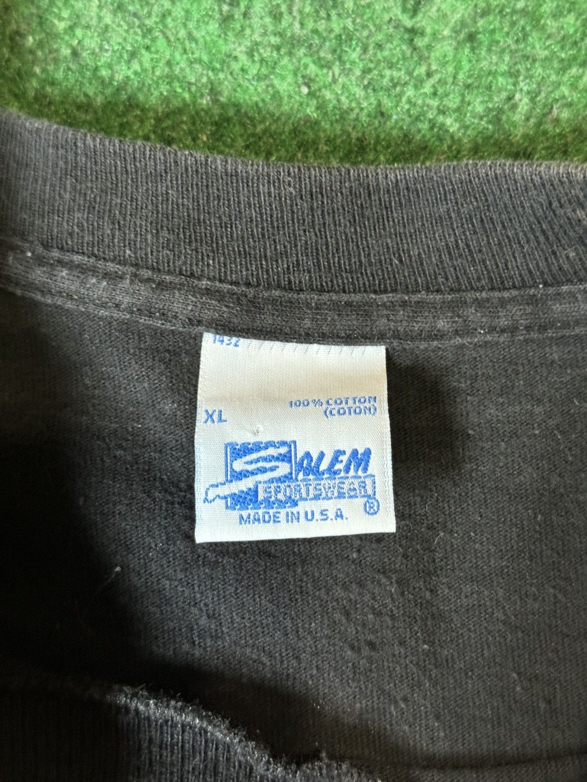 Salem Sportswear × Vintage Vintage 90s Chicago Blawkhawks Salem Hockey NHL T Shirt Size US XL / EU 56 / 4 - 3 Thumbnail