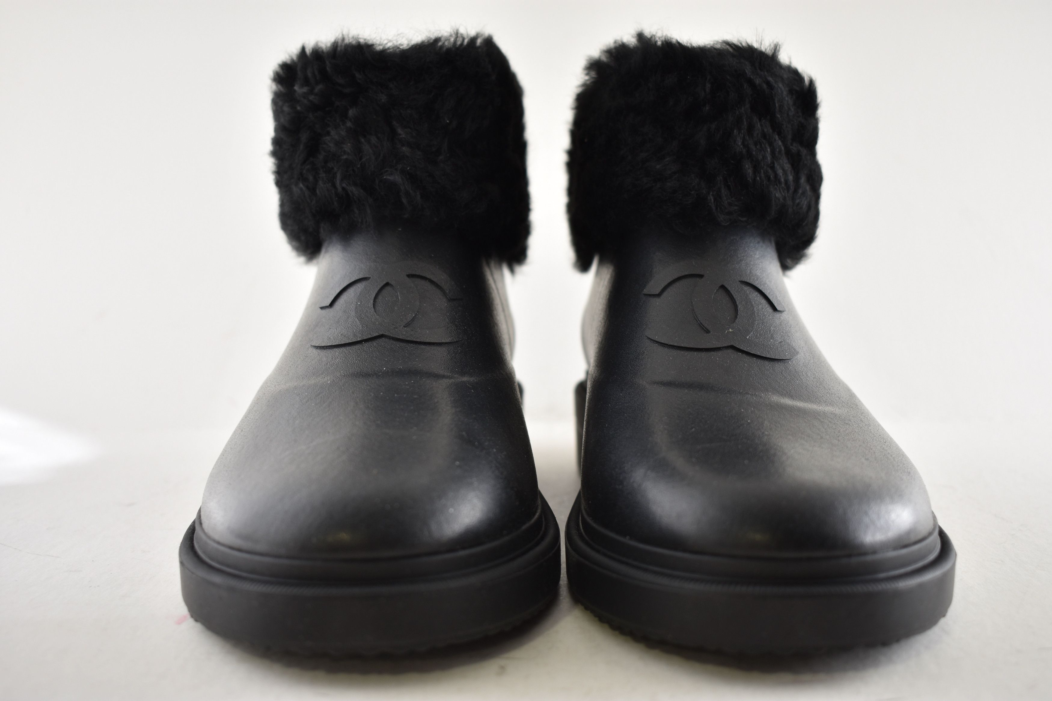 Chanel Chanel 24K Shearling Fur Rubber CC Short Ankle Rain Boots 40 Size US 10 / IT 40 - 6 Thumbnail