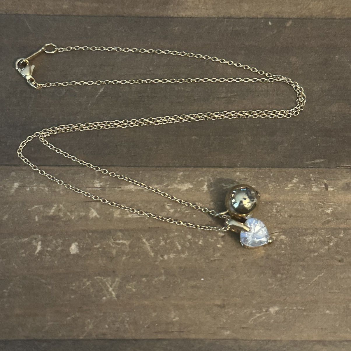 Other Gold tone rhinestone heart and ball pendant necklace Size ONE SIZE - 2 Thumbnail