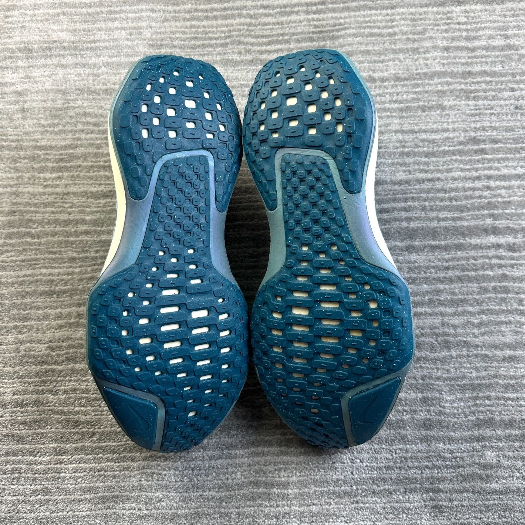 Nike Nike ZoomX Invincible Run Flyknit 3 Sneakers Mens 8.5 Blue Nike ZoomX Invincible Run Flyknit 3 Sneakers Mens 8.5 Blue Size US 8.5 / EU 41-42 - 7 Thumbnail