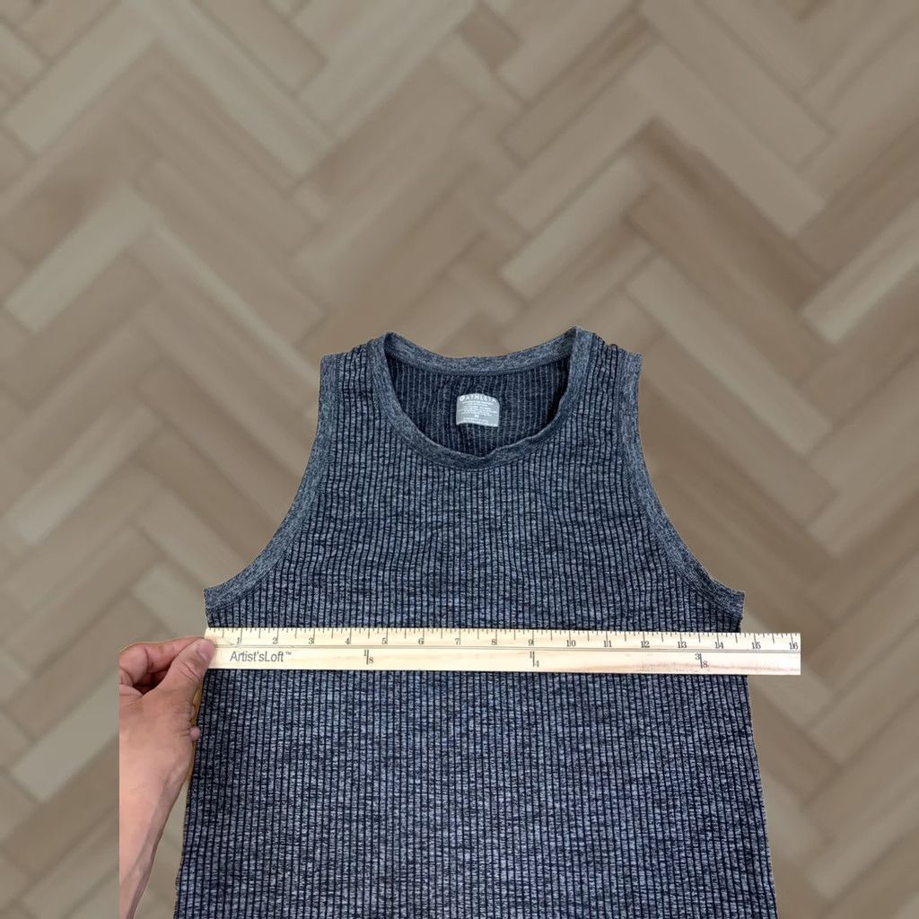 Athleta Athleta Top Women M Gray Activewear Stretch Sleeveless Running Gym Racerback Tank Pullover Shirt Sports Breathable Lightweight Elastic Athletic Size M / US 6-8 / IT 42-44 - 1 Thumbnail