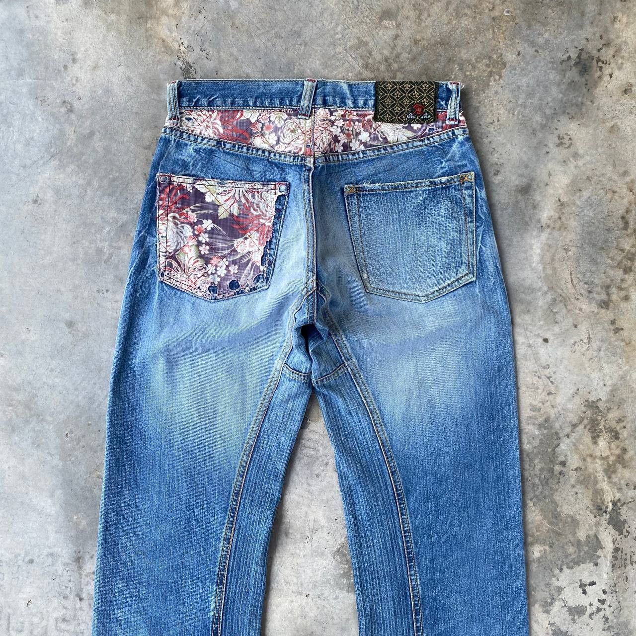 Eternal EXTERNAL JAPAN DISTRESSED THUNDERSTORM MARK FADED BLUE WASH Size US 30 / EU 46 - 13 Thumbnail