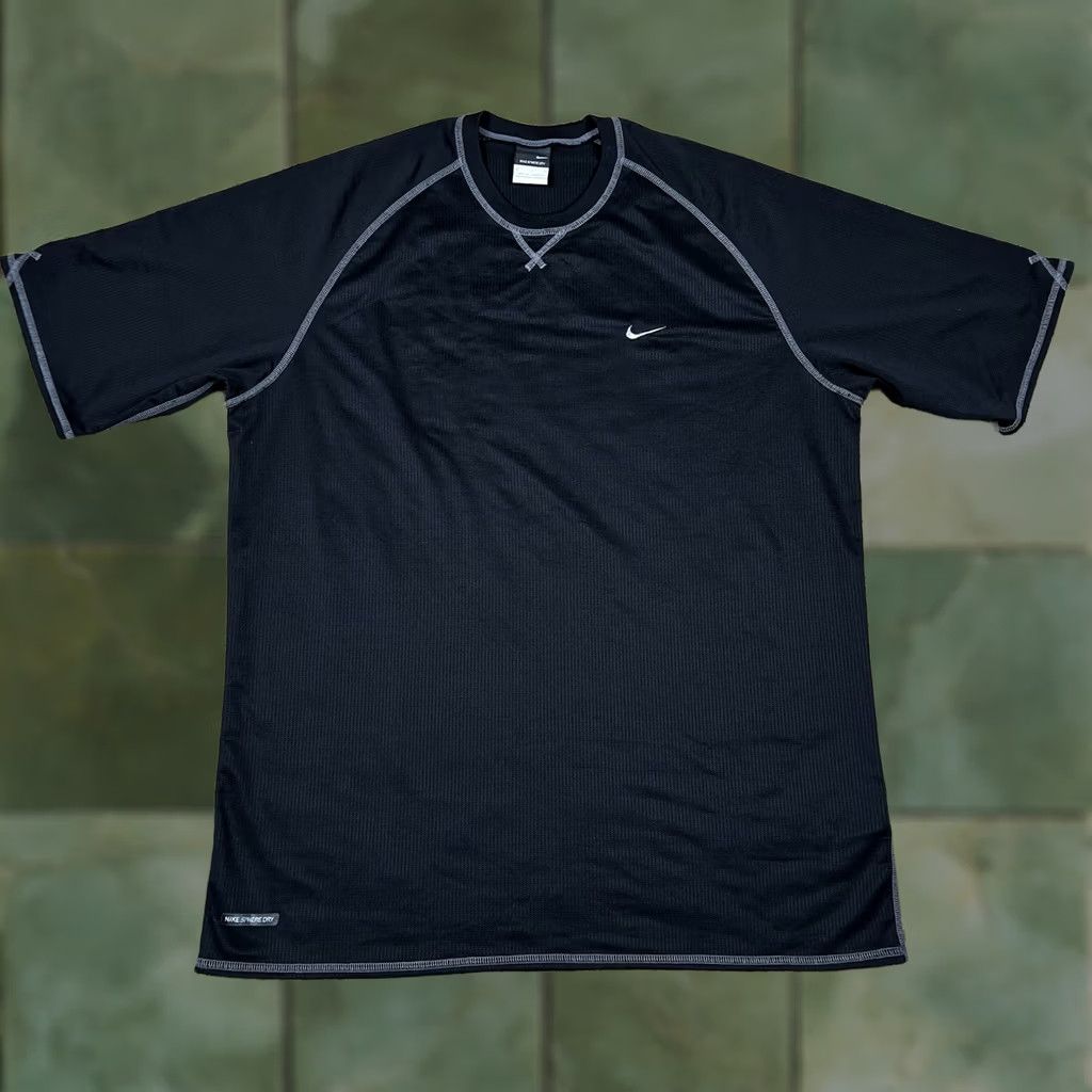 Nike VINTAGE Nike T-Shirt Men’s Large Embroidered Swoosh Logo Black Gray Cotton Jersey Short Sleeve Crew Neck Size US L / EU 52-54 / 3 - 1 Thumbnail