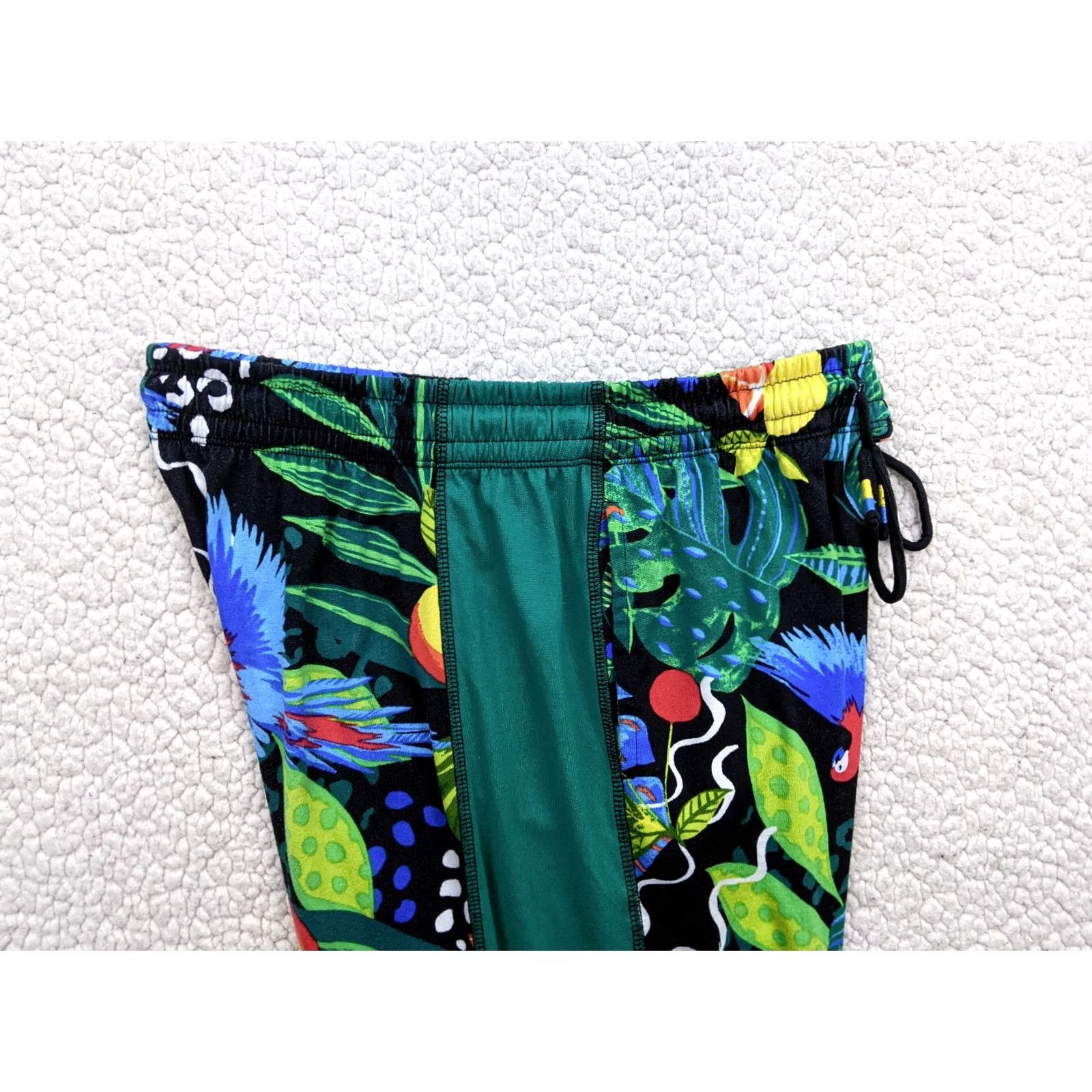 Vintage Cuddle Duds Womens PS Green Hawaiian Print Track Pants Stripe Cropped Capri Size 27" / US 4 / IT 40 - 4 Thumbnail