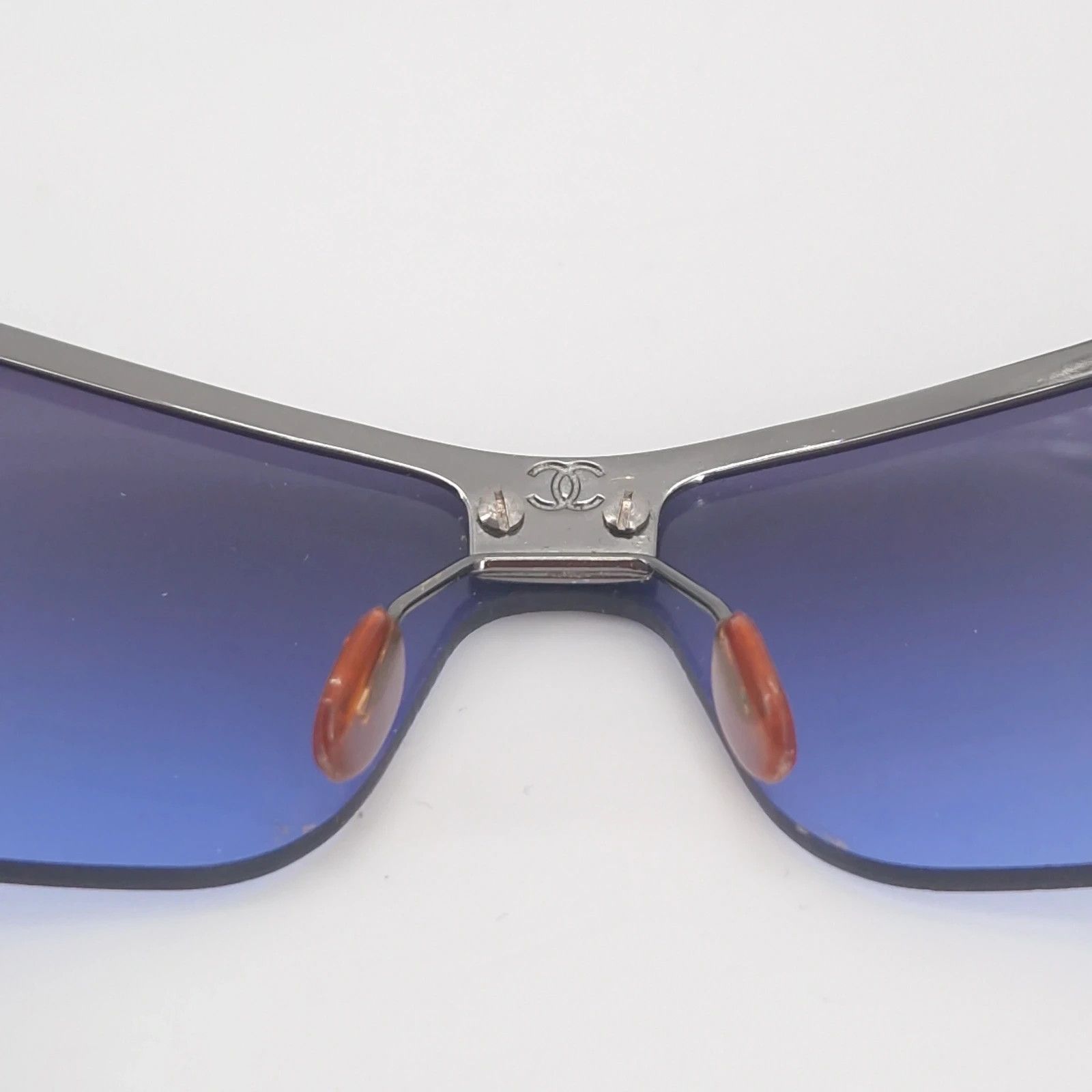 Chanel Y2K Chanel Shield Sunglasses Size ONE SIZE - 8 Thumbnail