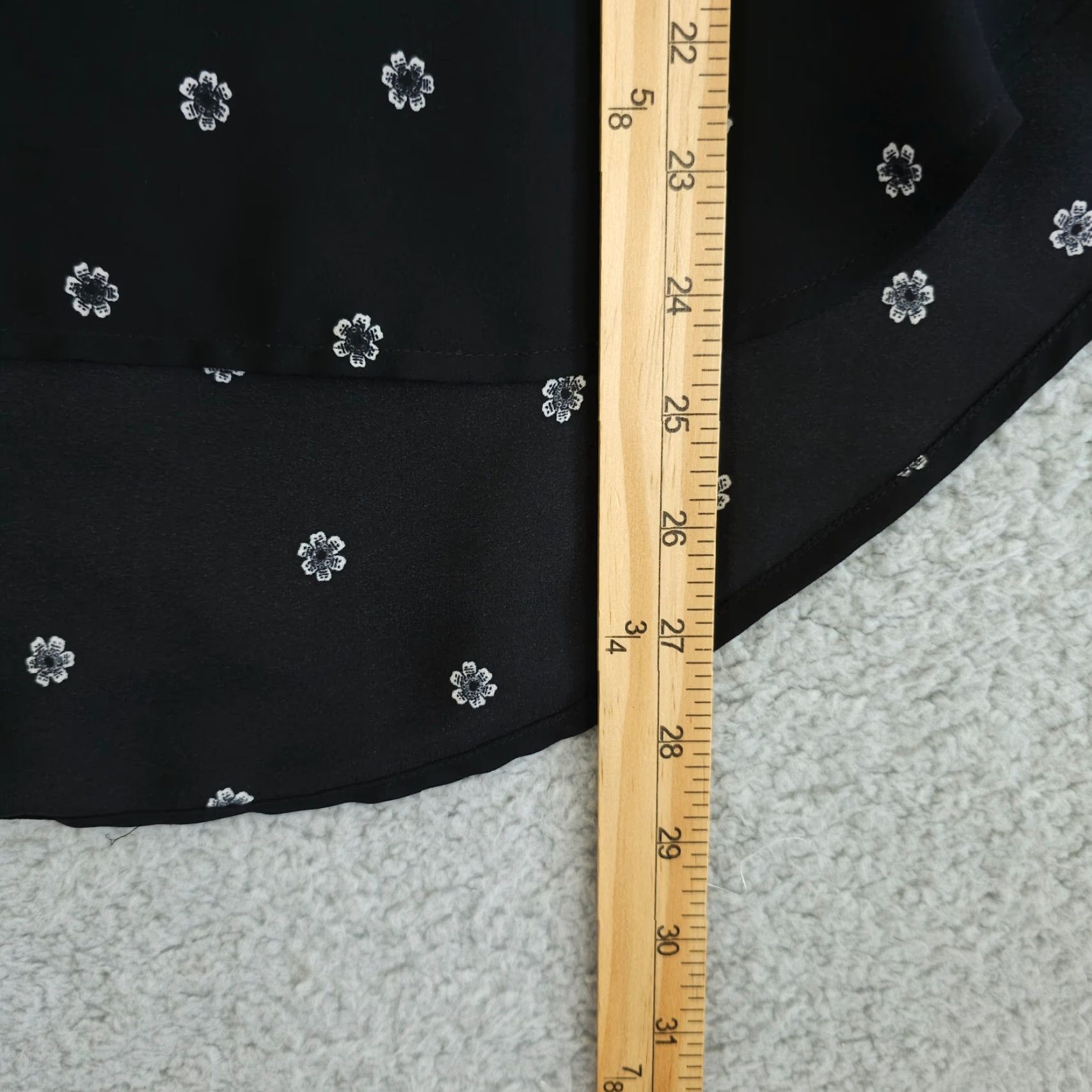 Loft LOFT Ann Taylor Blouse Shirt Floral Boatneck Long Sleeve S Black Blue Hi Lo Womens Size S / US 4 / IT 40 - 6 Thumbnail