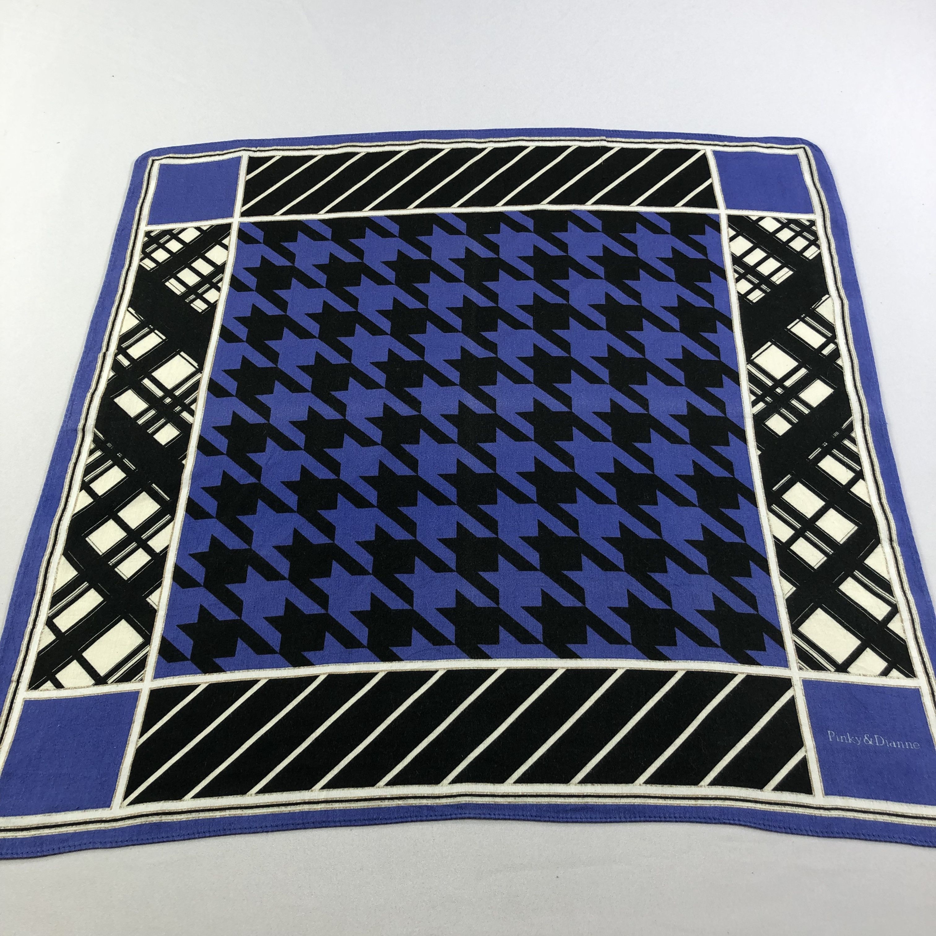 Vintage Pinky&Dianne Houndstooth Handkerchief Bandana H1788 Size ONE SIZE - 1 Thumbnail