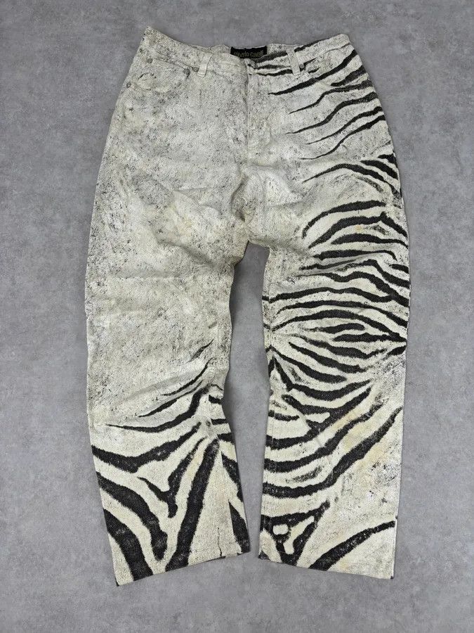 Roberto Cavalli 2000s Roberto Cavalli Creamy White Savage Zebra Pants Size 27" / US 4 / IT 40 - 1 Thumbnail