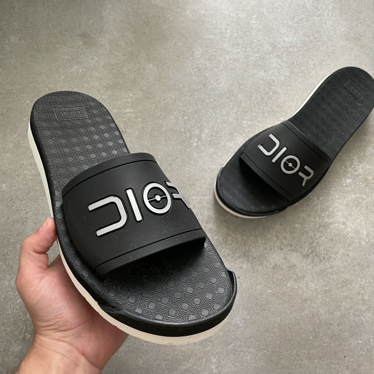 Club Sorayama × Dior Dior x Sorayama Club Slides Size US 8 / EU 41 - 2 Thumbnail