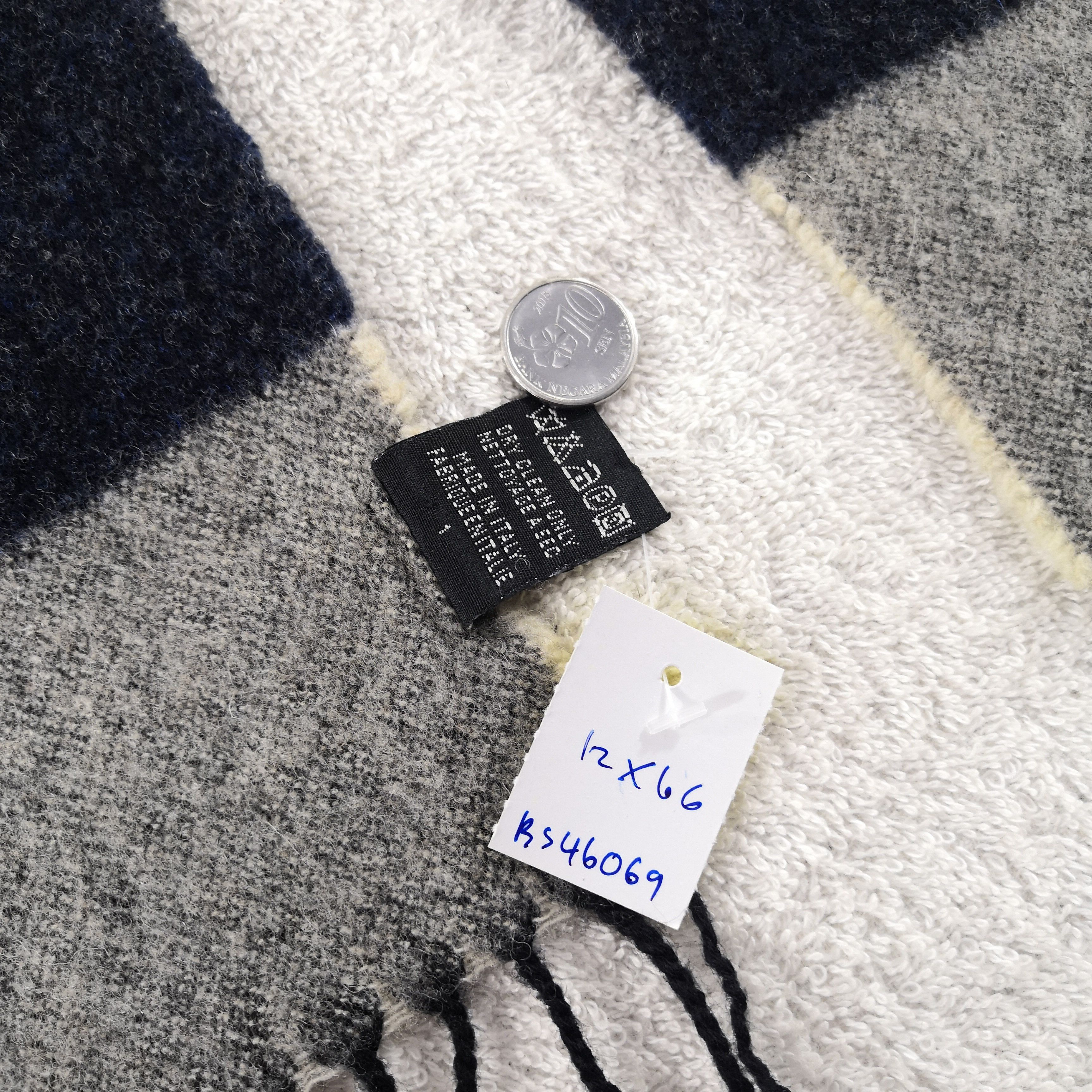 Japanese Brand Vintage Wool Italian Scarf Wool Cashmere Scarves . Size ONE SIZE - 4 Thumbnail