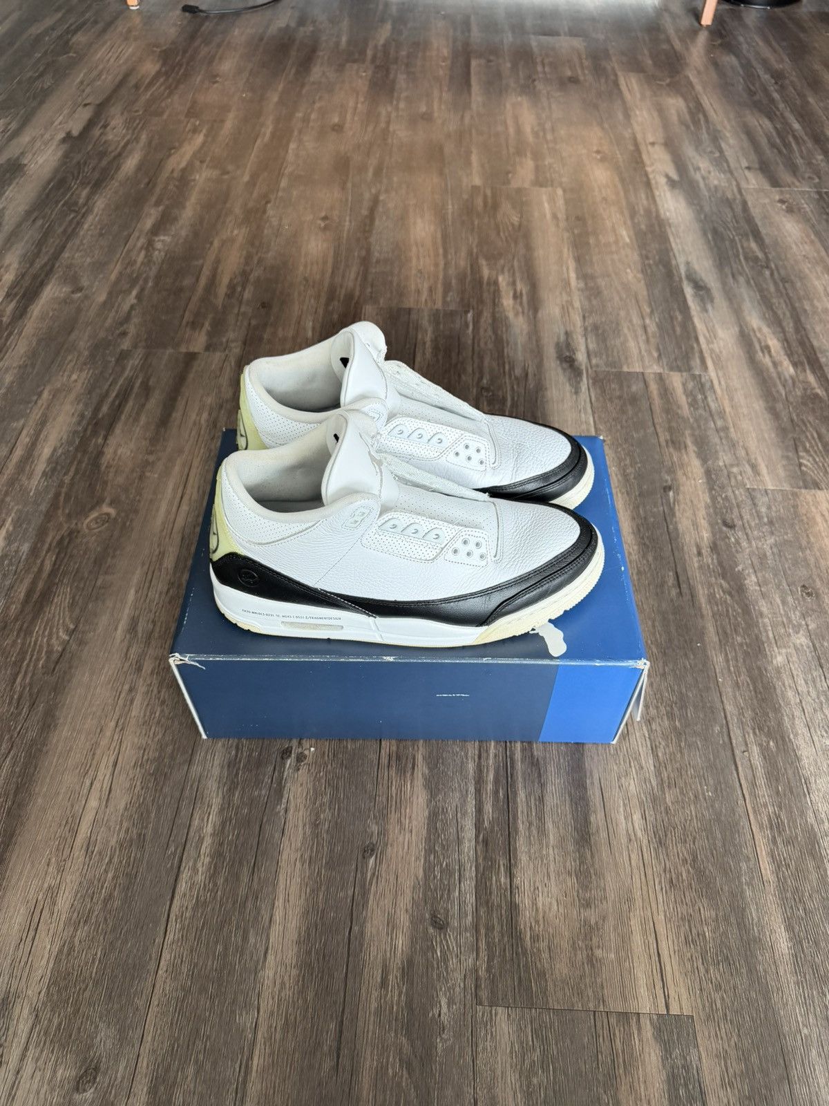 Fragment Design × Jordan Brand Jordan 3 Retro - Fragment Design Size US 11 / EU 44 - 2 Thumbnail