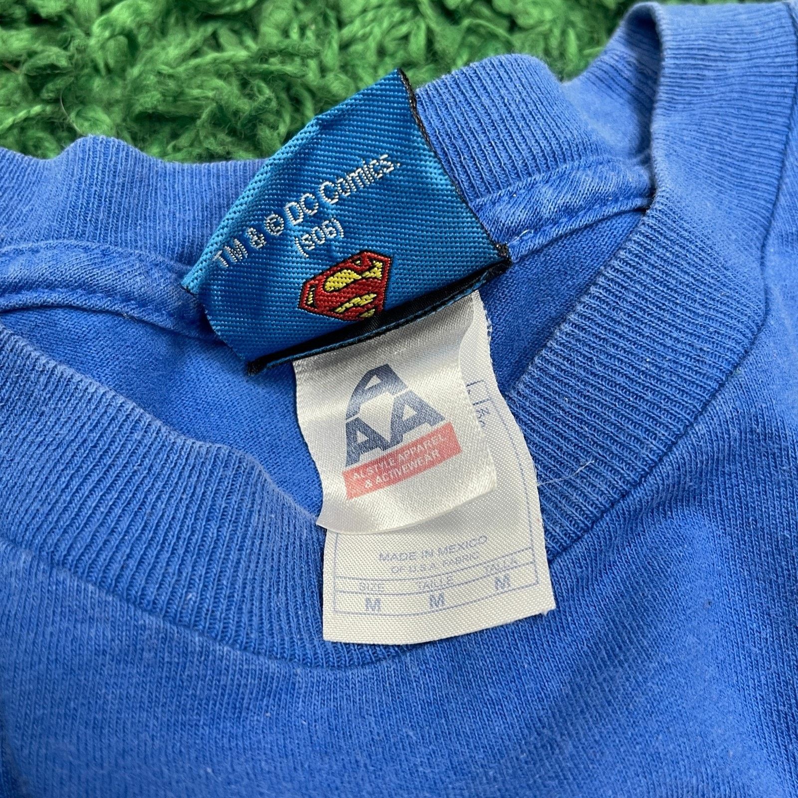 Vintage Vintage Y2K Superman Logo Blue Tee T Shirt Size Medium M Size US M / EU 48-50 / 2 - 5 Thumbnail