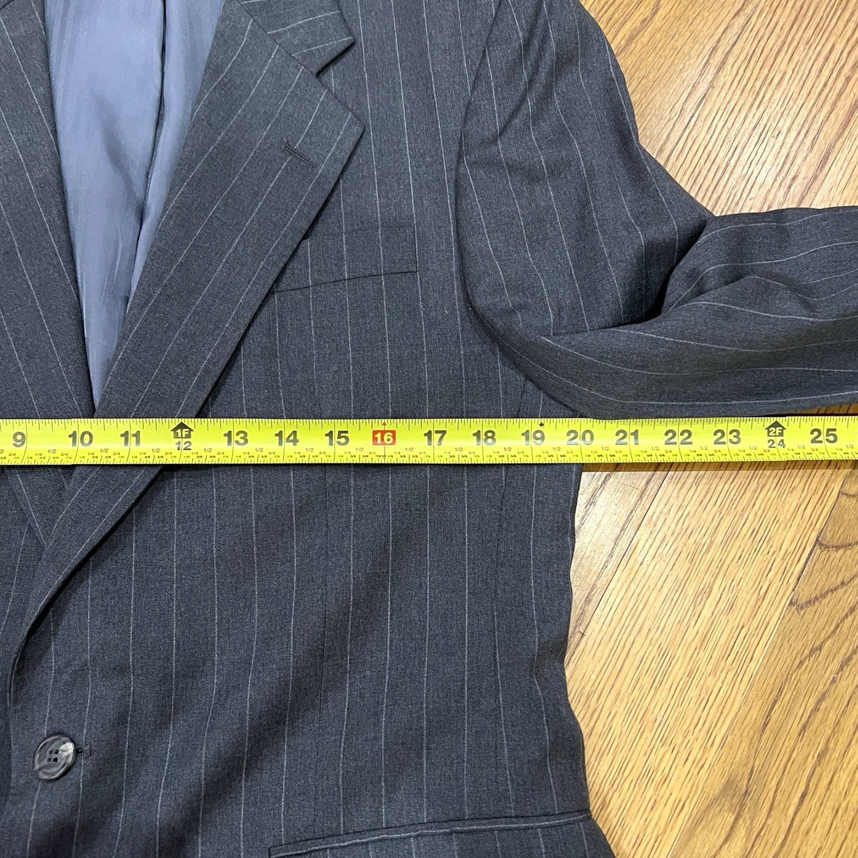 Jos. A. Bank Jos A Bank Blazer Mens 40R Gray Pinstripe 100% Wool Jacket Super 100’s Size 40R - 3 Thumbnail