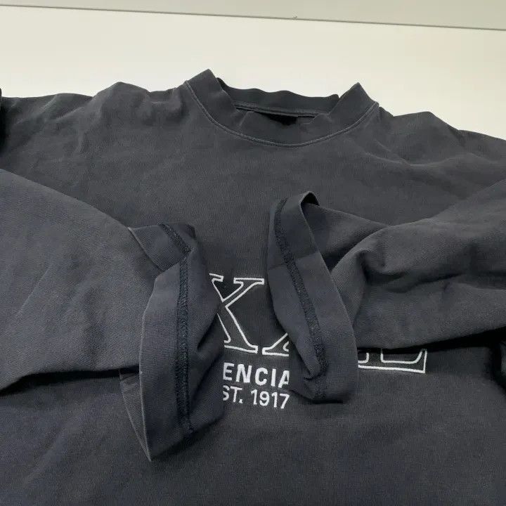 Balenciaga Balenciaga Balenciaga Long Sleeve Graphic TShirt for Men - Size US M / EU 48-50 / 2 - 4 Thumbnail