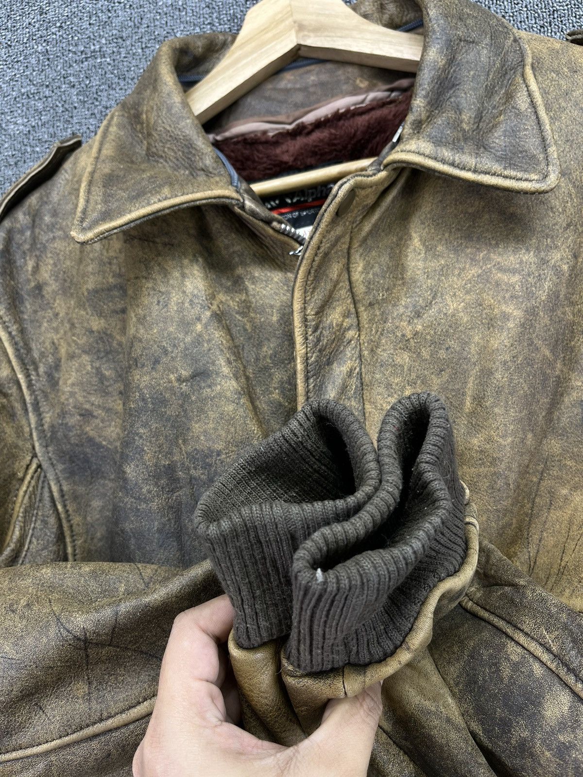 Alpha Industries × Vintage Vintage 90s Alpha Trashed Leather Jacket Size US M / EU 48-50 / 2 - 10 Thumbnail