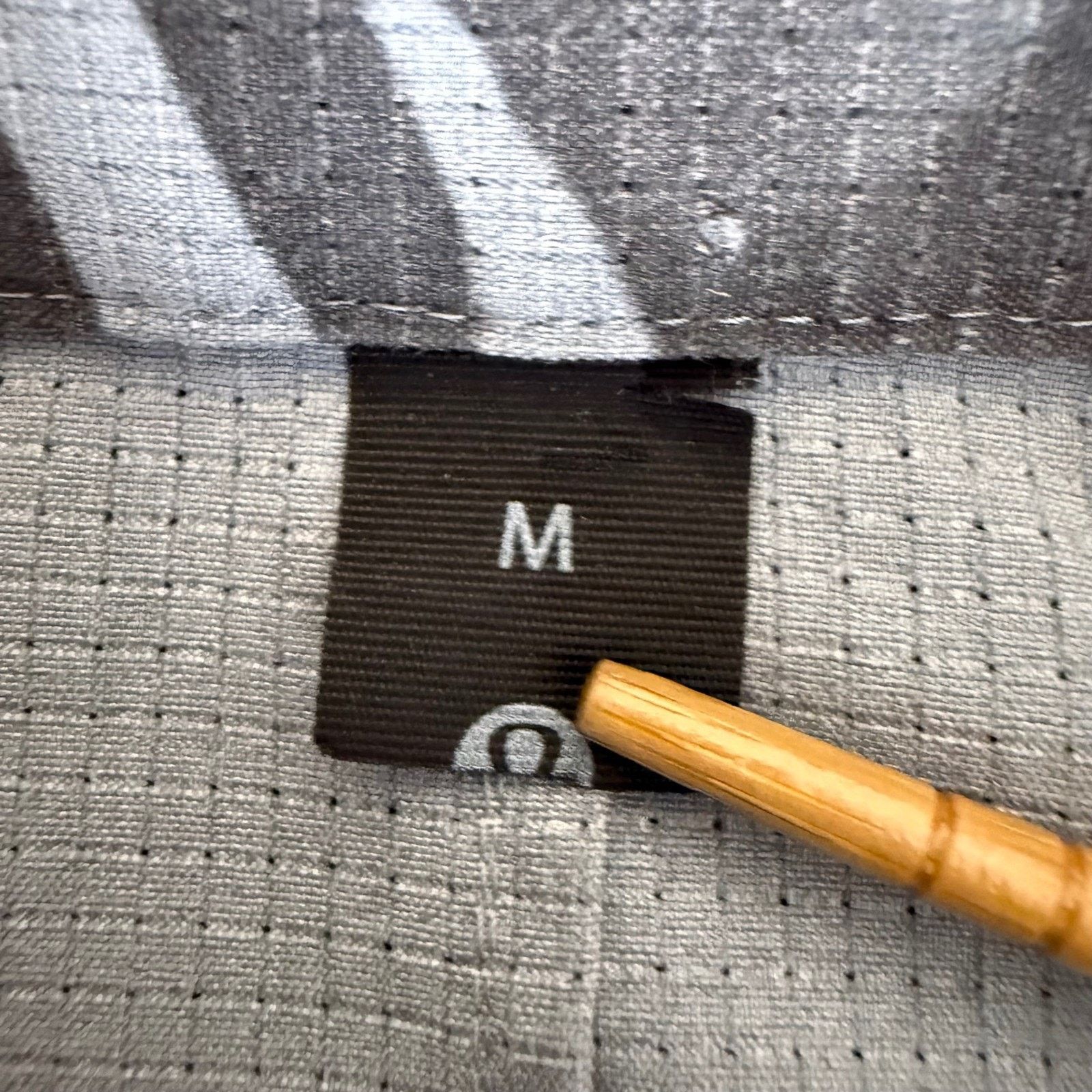 Lululemon Lululemon Airing Easy Shirt Mens M Gray Tropical Leaf AOP Size US M / EU 48-50 / 2 - 3 Thumbnail