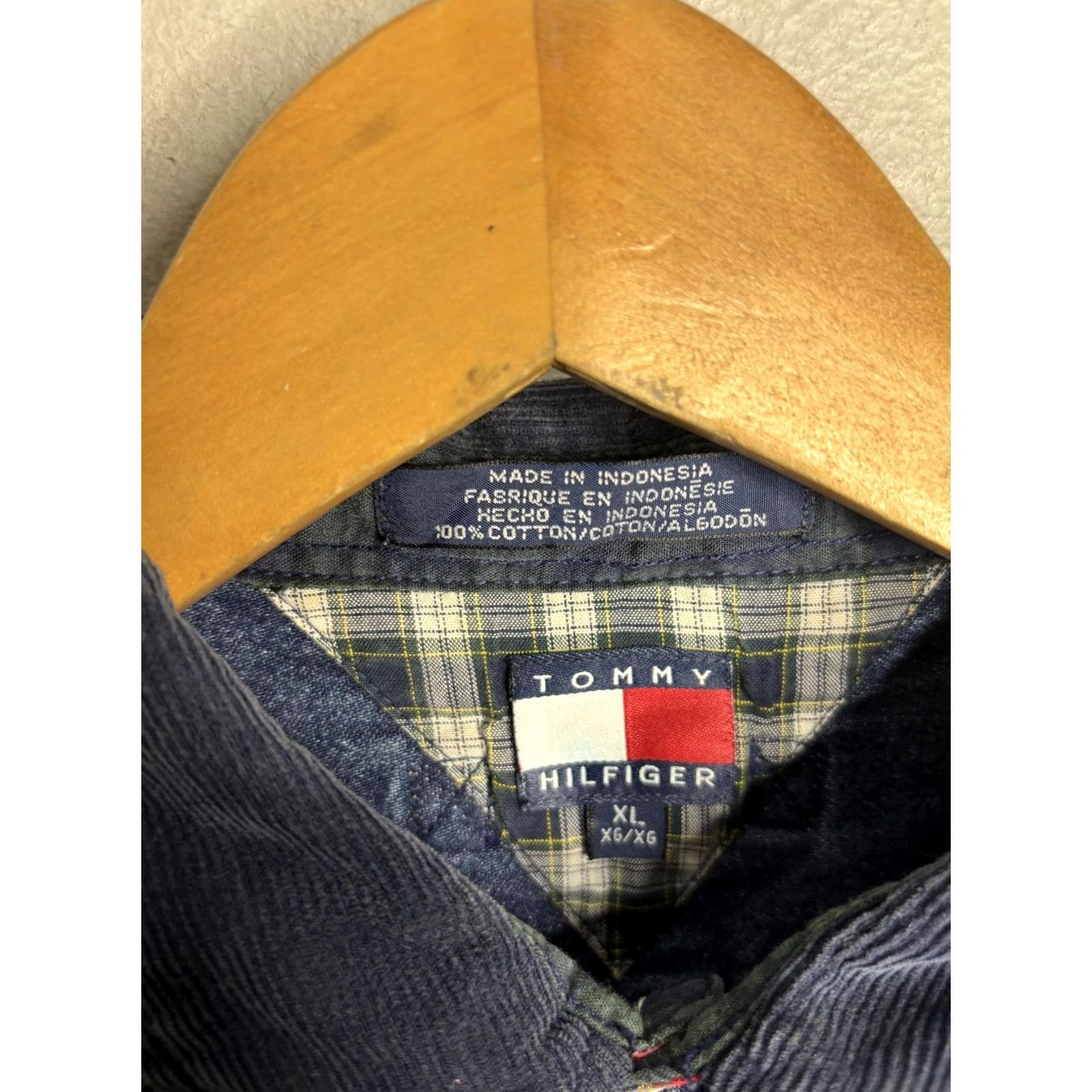 Tommy Hilfiger VINTAGE Tommy Hilfiger Shirt Mens XL Blue Denim Button-Up Corduroy Collar 90s Size US XL / EU 56 / 4 - 5 Thumbnail