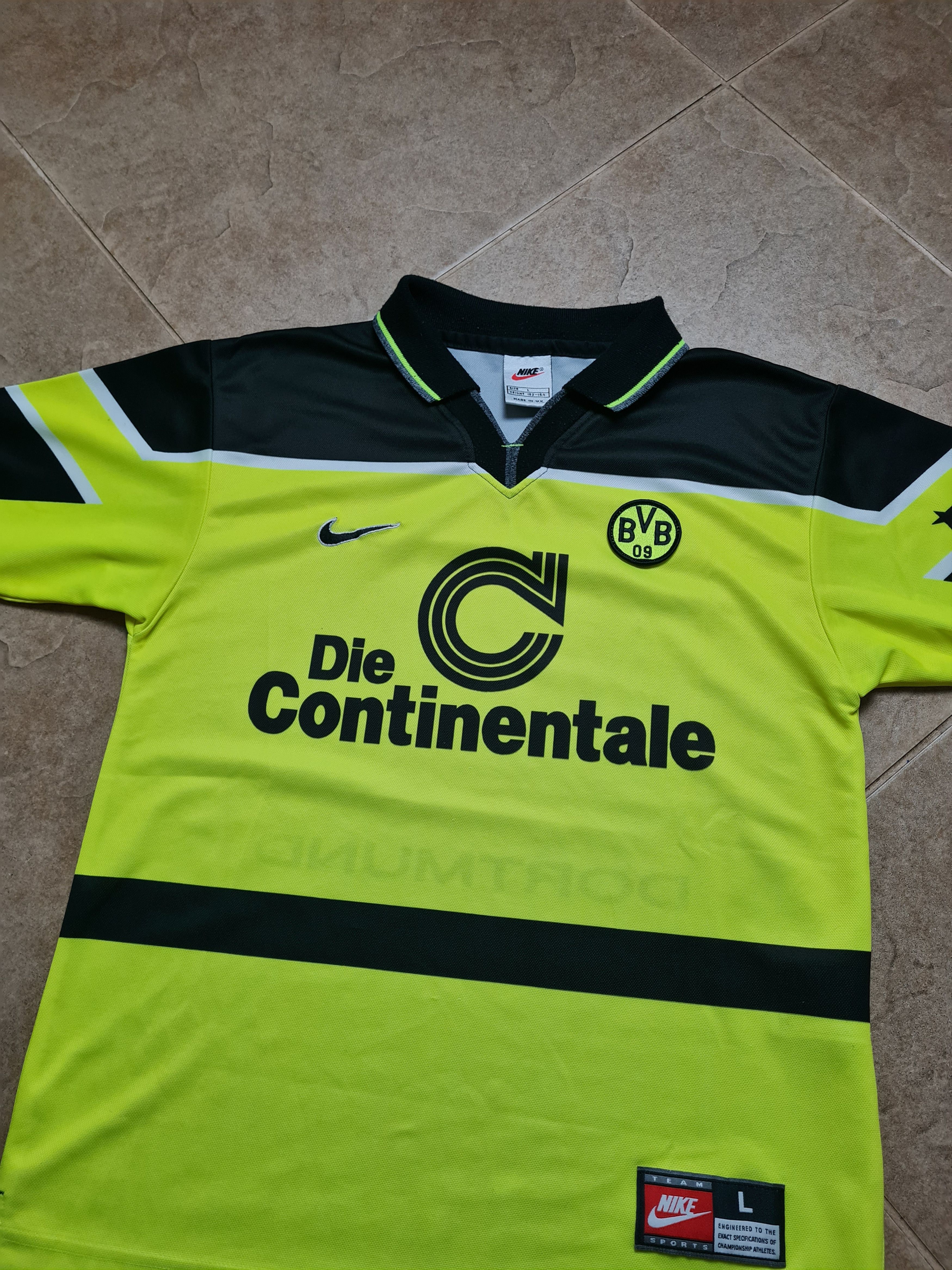 Nike Retro Jersey Borussia Dortmund Nike 1997/1998 Home Shirt Size US S / EU 44-46 / 1 - 3 Thumbnail