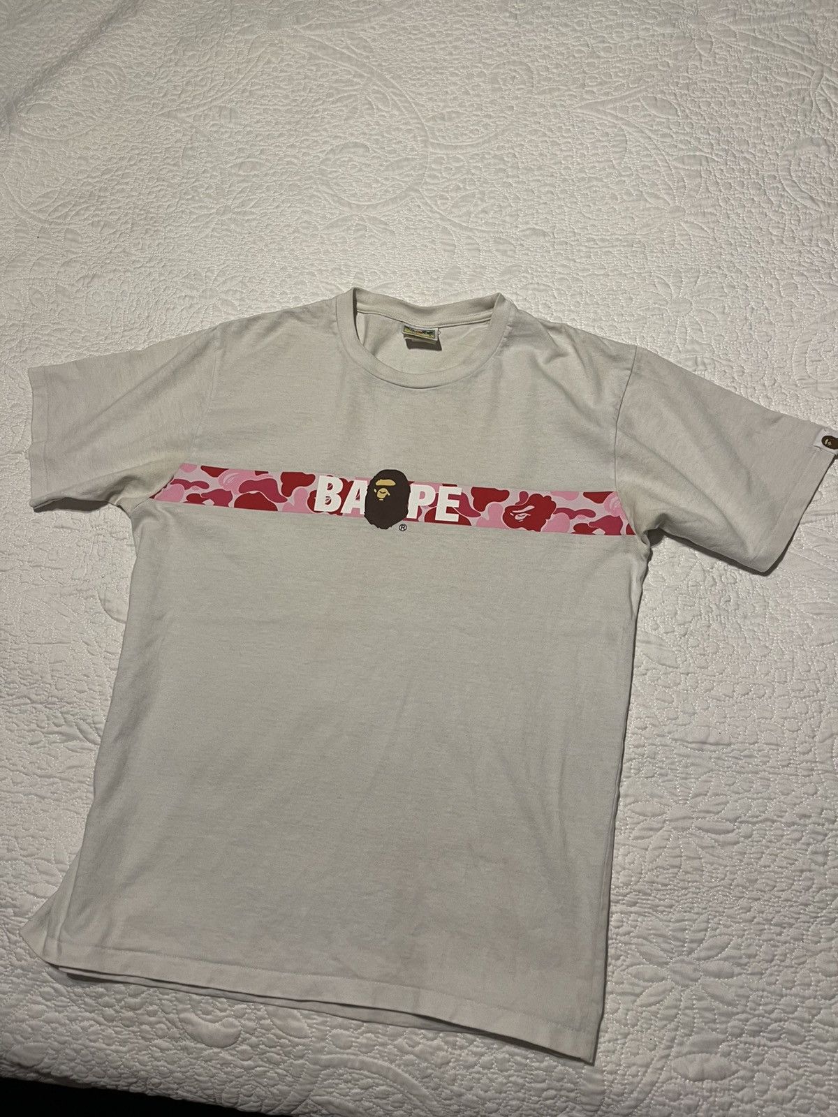Bape Bape pink camo spell out tee Size US L / EU 52-54 / 3 - 1 Thumbnail