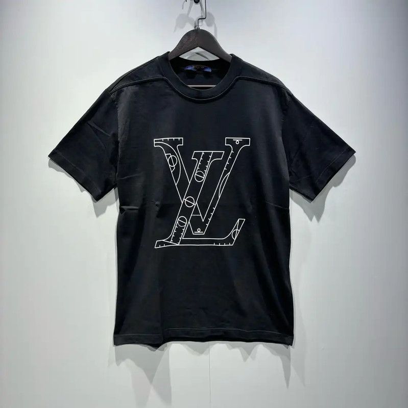 Louis Vuitton Louis Vuitton Black Cotton Men's T-shirt 0089 Size L / US 10 / IT 46 - 1 Thumbnail