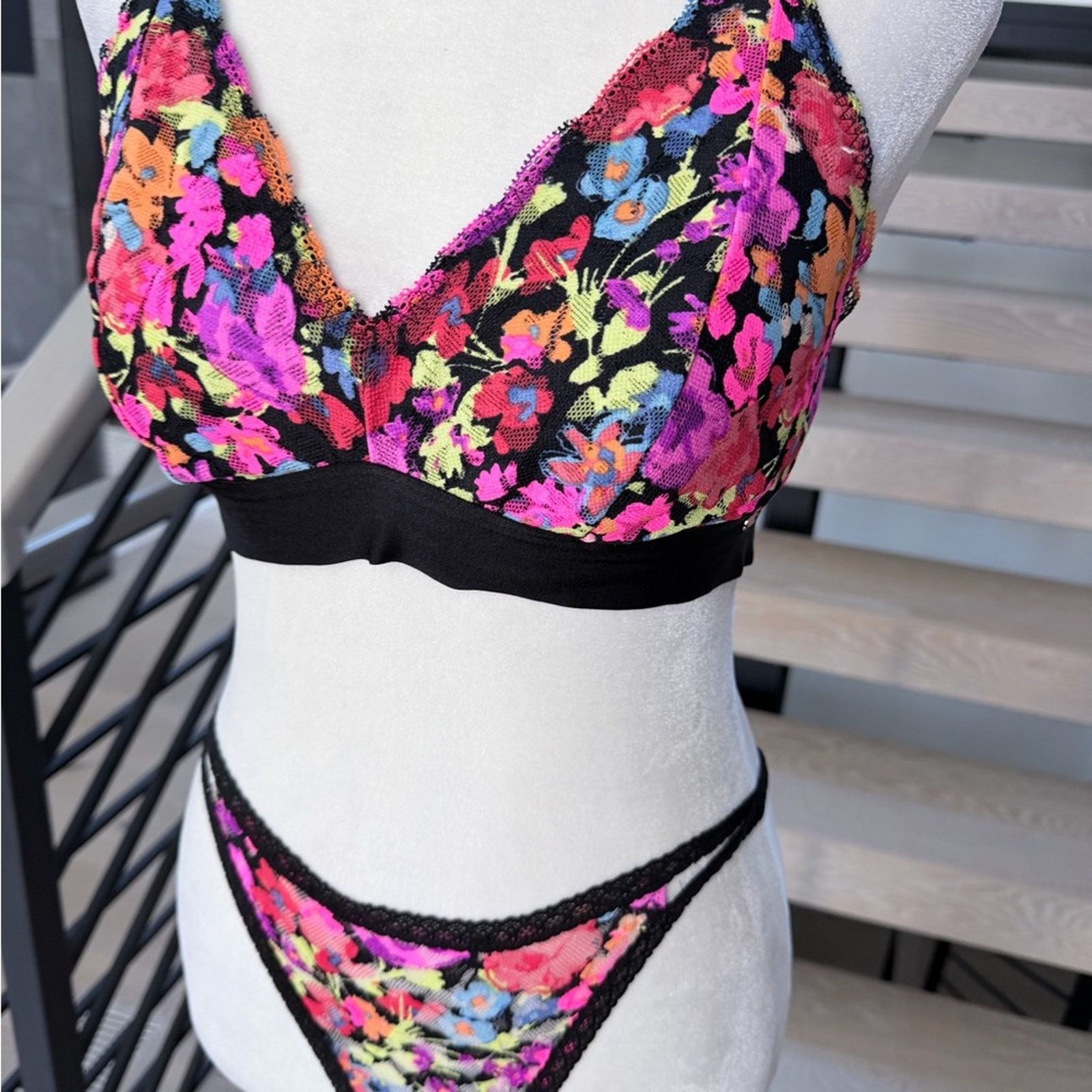 Victoria's Secret Floral Padded Bralette and Panties Matching set size S Size ONE SIZE - 5 Thumbnail