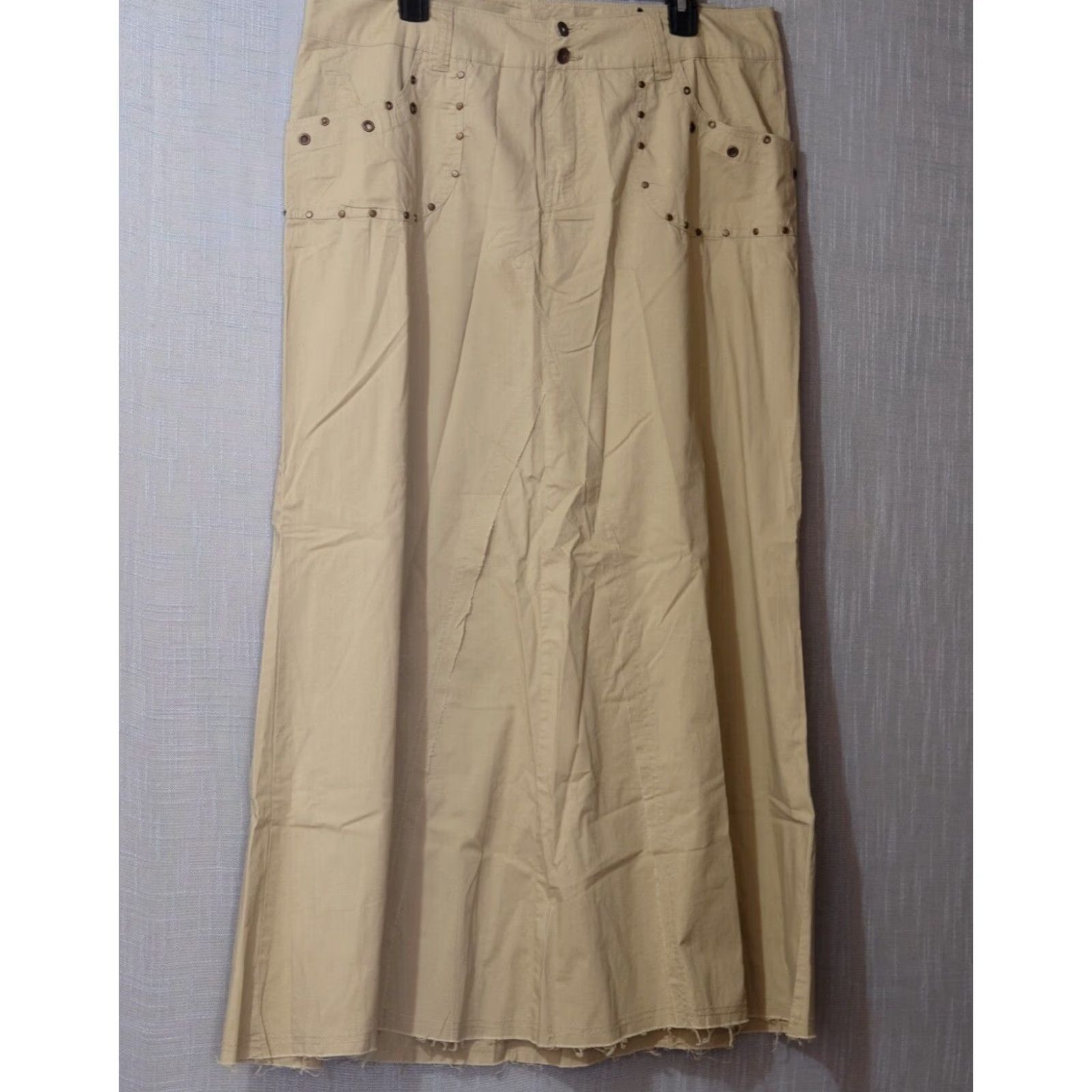 Vintage VINTAGE Venezia Maxi Skirt w/Studded Detail Beige Lightweight Women's 16 Beige Studded Long Skirt 16 Womens Venezia Size 38" / US 16 / IT 52 - 2 Thumbnail