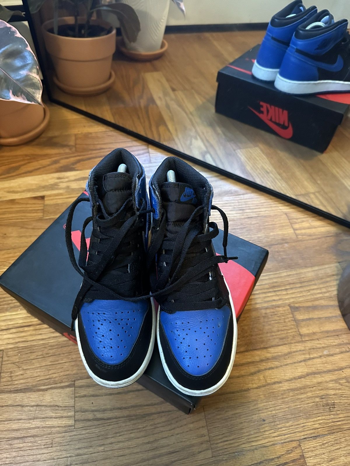 Jordan Brand Air Jordan 1 Retro High OG BG “Royal Blue” Size US 4.5 / IT 34.5 - 3 Thumbnail
