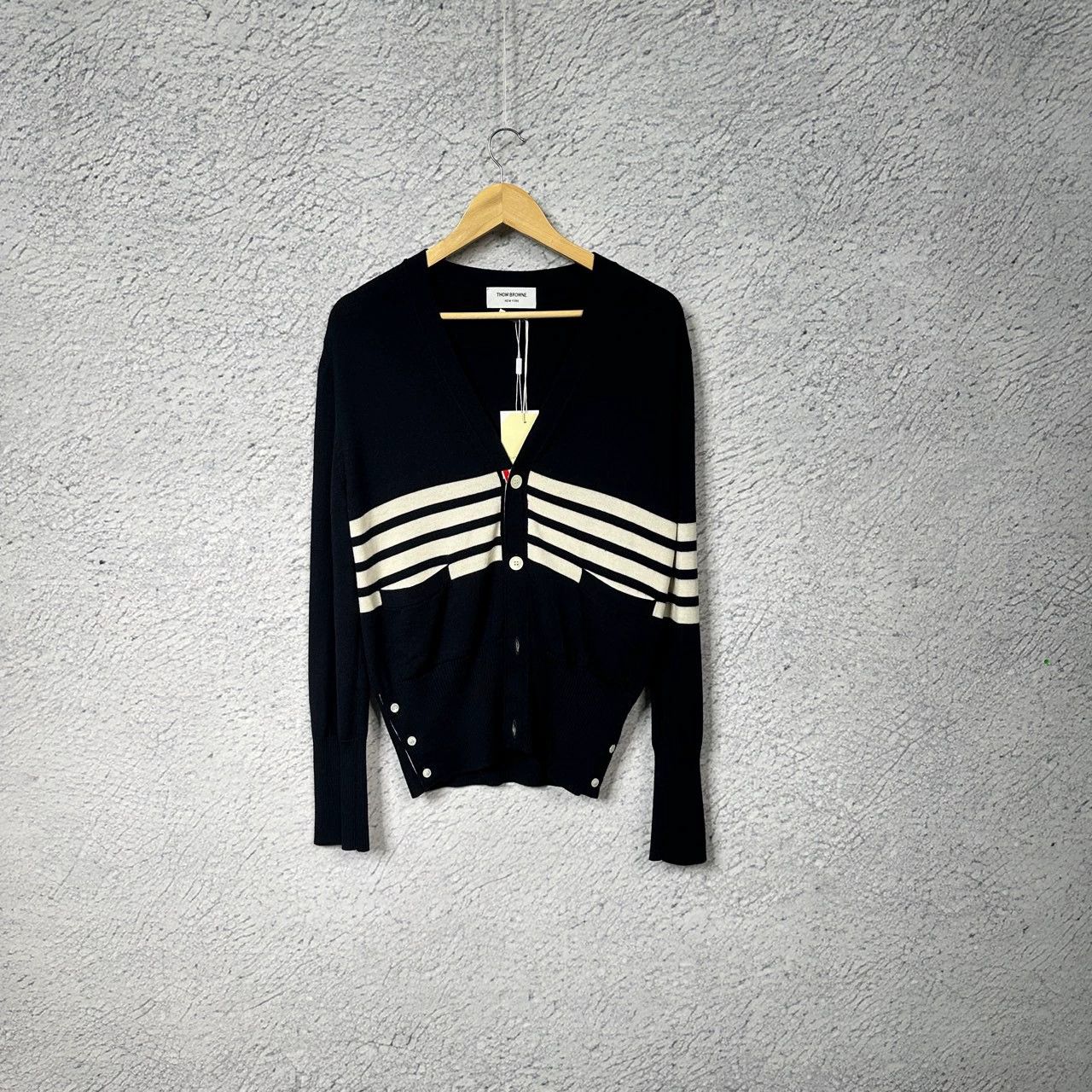 Thom Browne thom browne v-neck cardigan in navy blue Size US M / EU 48-50 / 2 - 1 Thumbnail