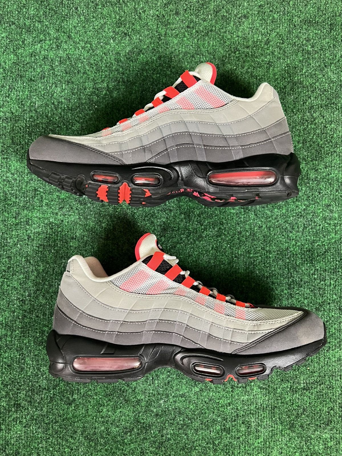 Nike Nike Air Max 95 OG Solar Red White Grey Black Mens Size 12 Size US 12 / EU 45 - 3 Thumbnail