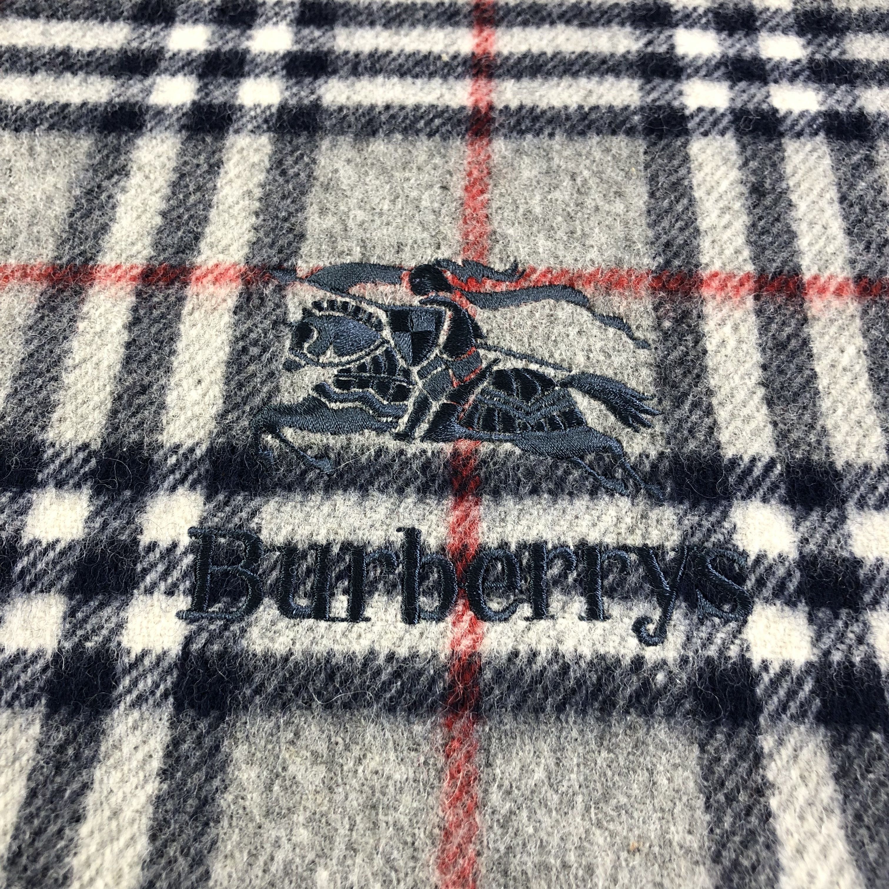 Burberry Burberrys Nova Check Grey Wool Blanket Scarf V2528 Size ONE SIZE - 4 Thumbnail