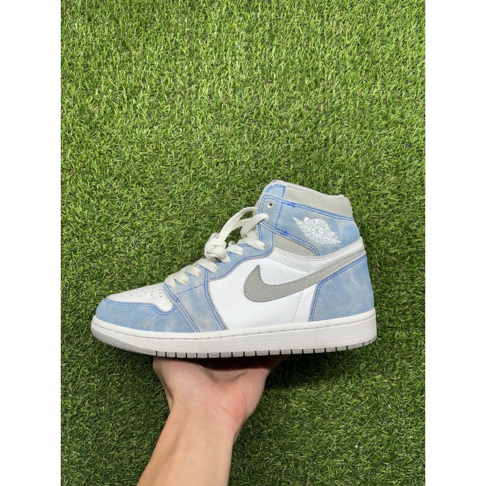 Jordan Brand Size 8.5 - Jordan 1 Retro OG High Hyper Royal | GREAT COND! Size US 8.5 / EU 41-42 - 9 Thumbnail