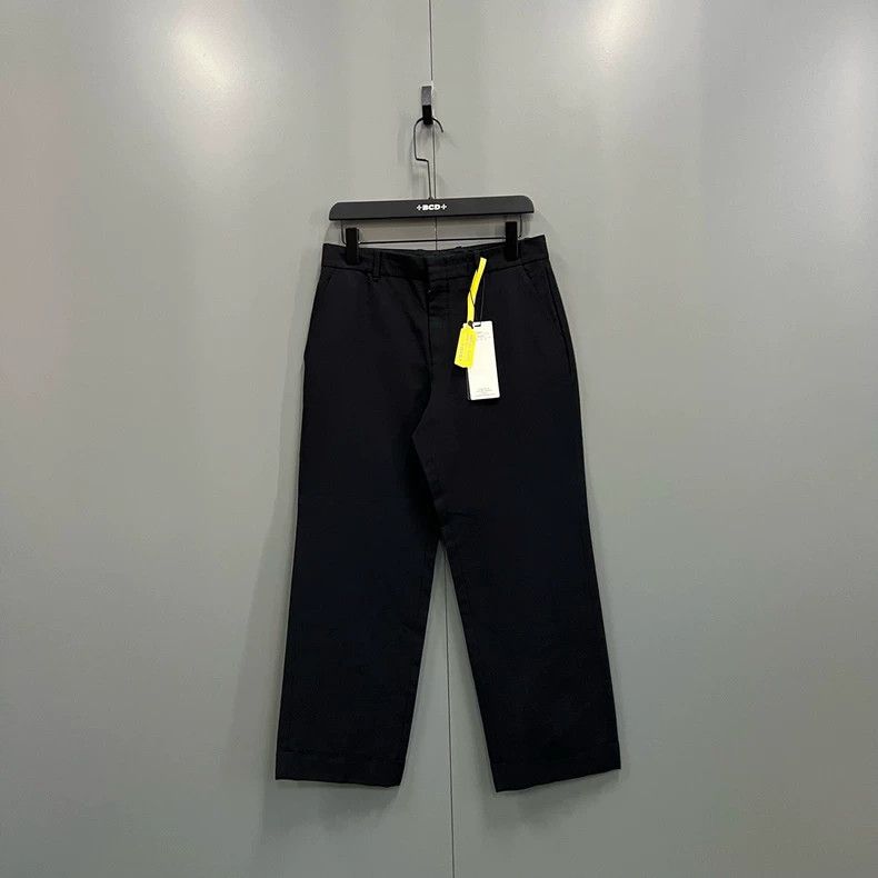 Gucci Gucci Black straight trousers 2504-Nextarrow Size US 26 / EU 42 - 1 Thumbnail