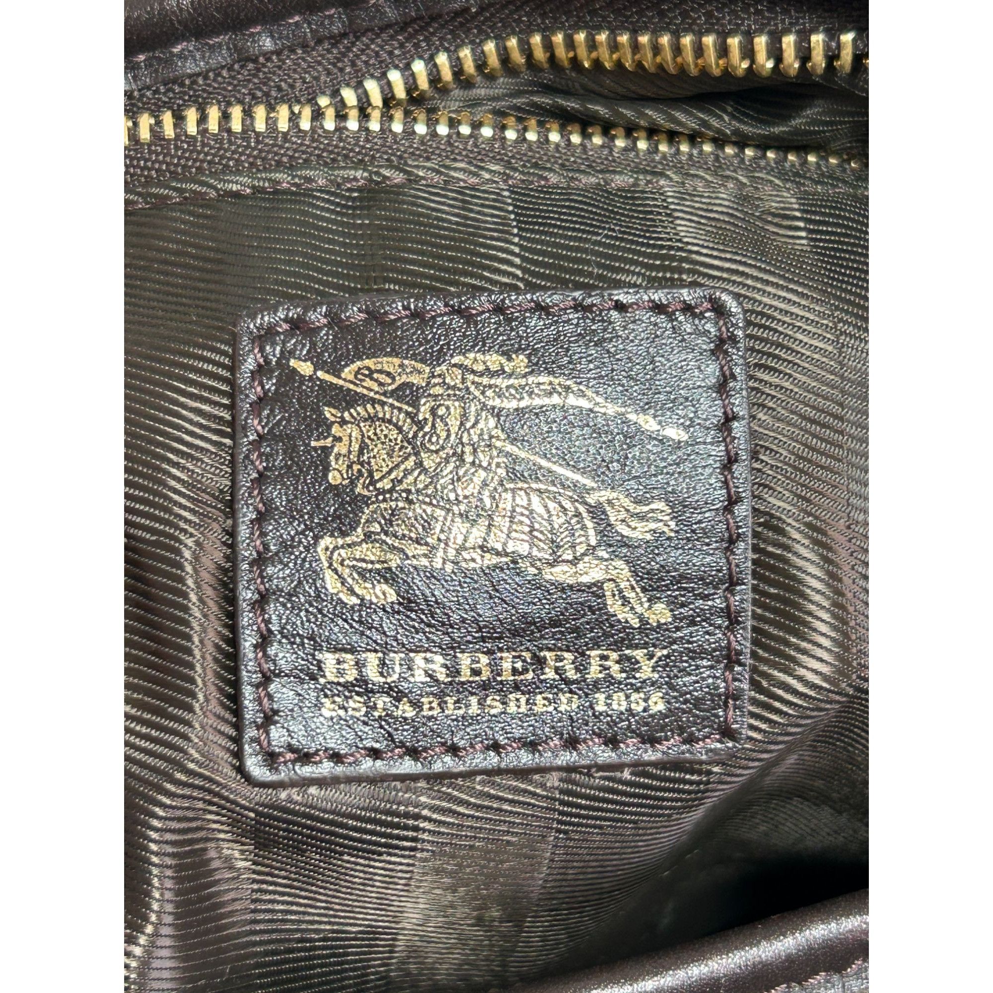 Burberry Burberry Hoxton Quilted Leather Hobo Bag in Brown - PreOwned Size ONE SIZE - 3 Thumbnail