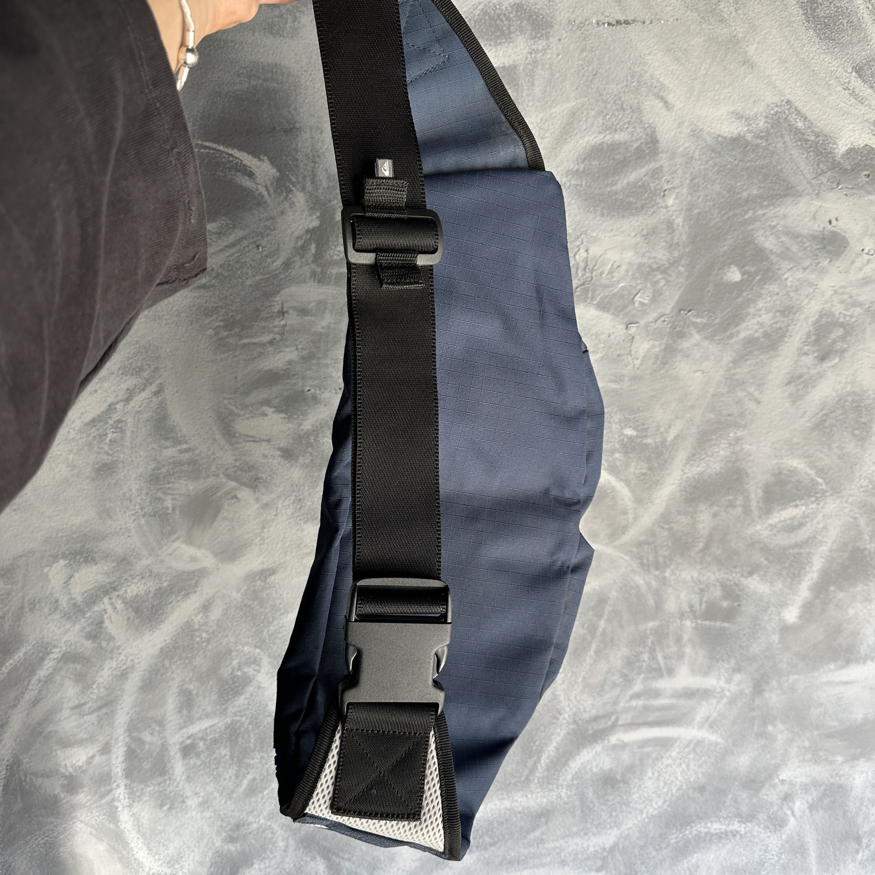 Quiksilver Vtg Quiksilver Waist Pack Fanny Pack Waist Bag Blue Rare Size ONE SIZE - 4 Thumbnail