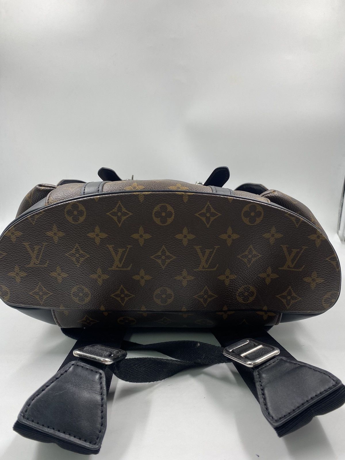 Louis Vuitton Louis Vuitton Christopher PM Bagpack Size 40 - 6 Thumbnail