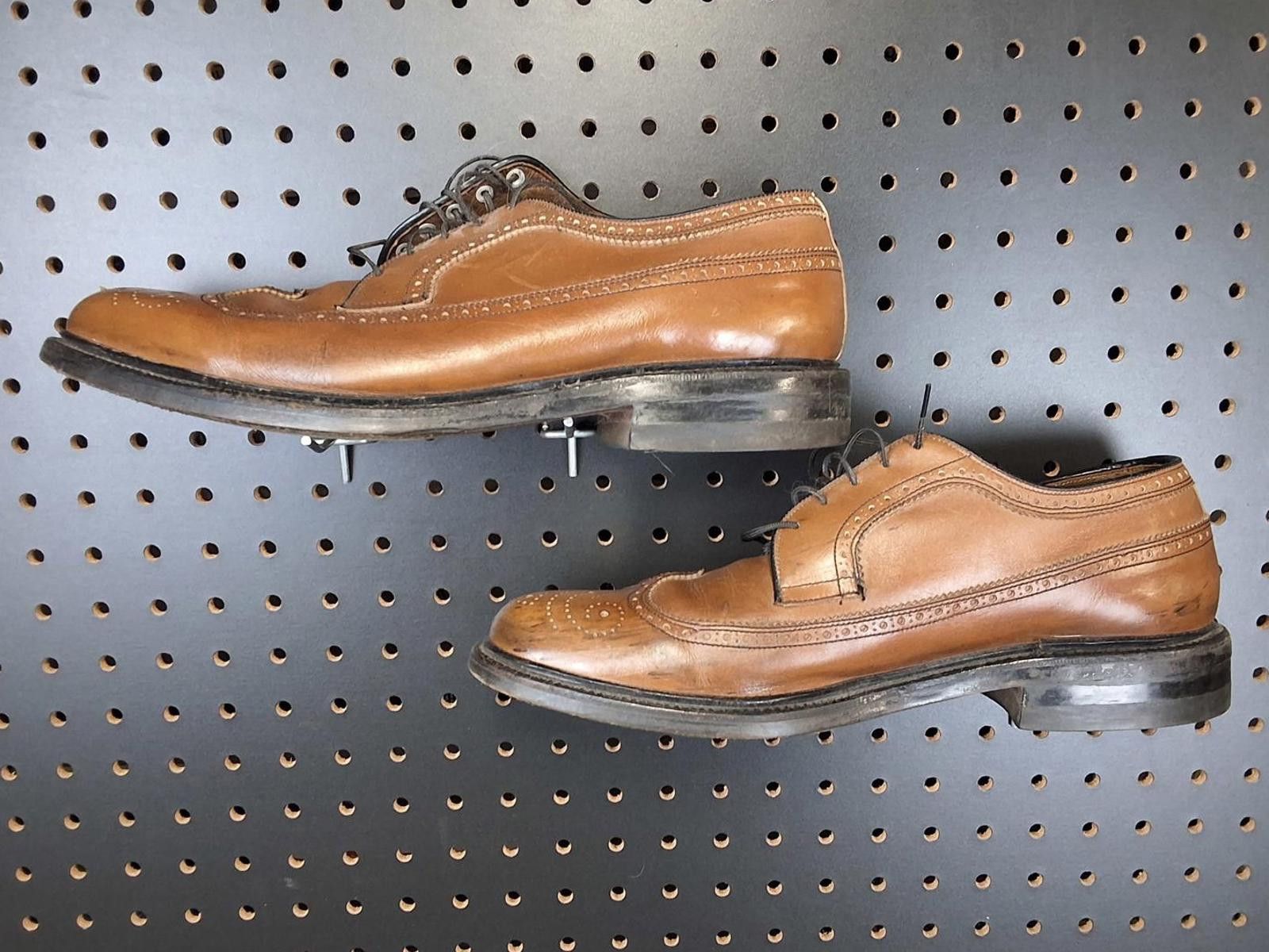 Unknown London Classic Brown Leather Wingtip Dress Shoes - Timeless Style! Size US 10 / EU 43 - 2 Thumbnail