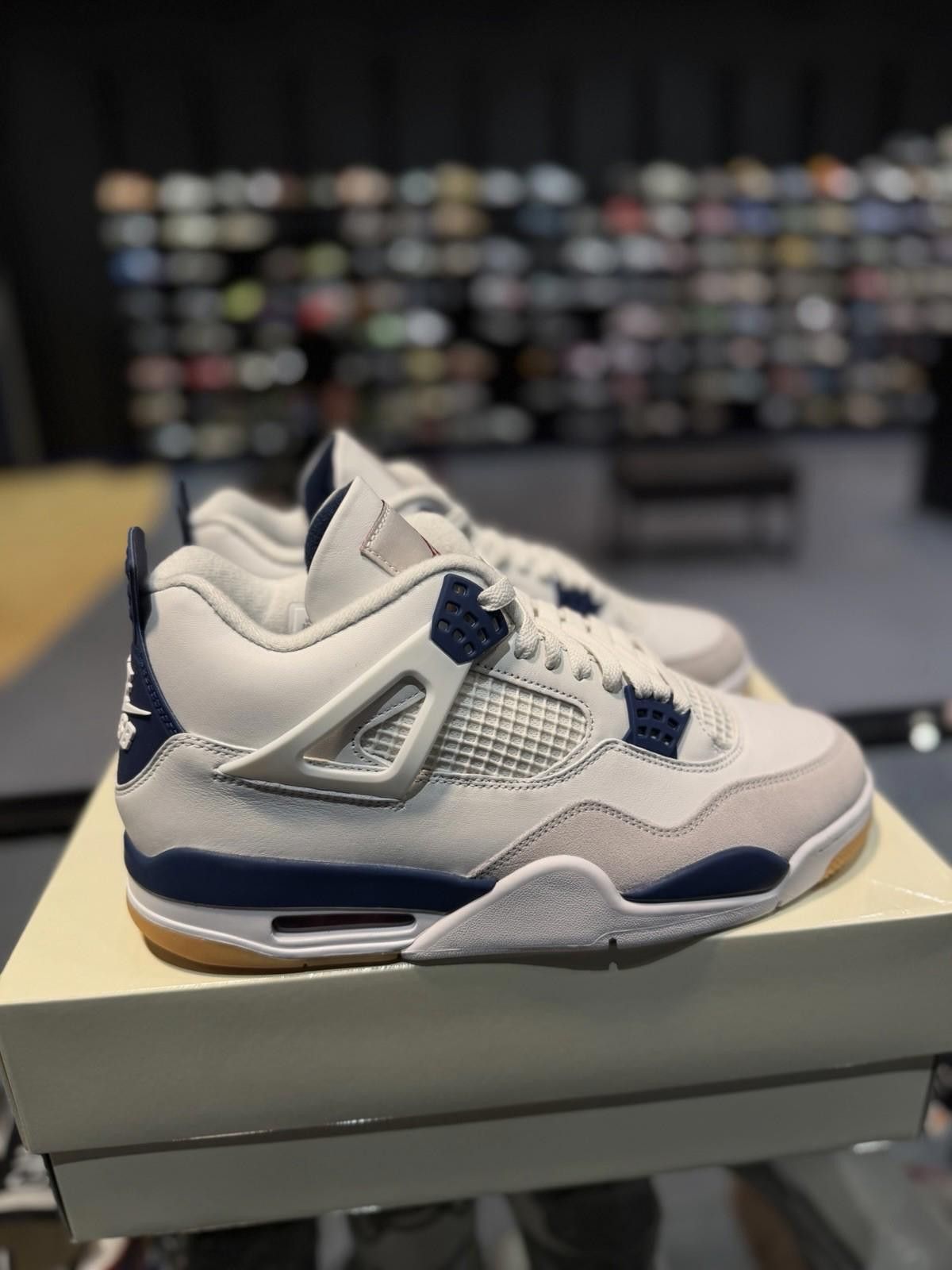 Jordan Brand Size 10.5 Mens - Nike SB x Air Jordan 4 Retro SP Navy Size US 10.5 / EU 43-44 - 2 Thumbnail