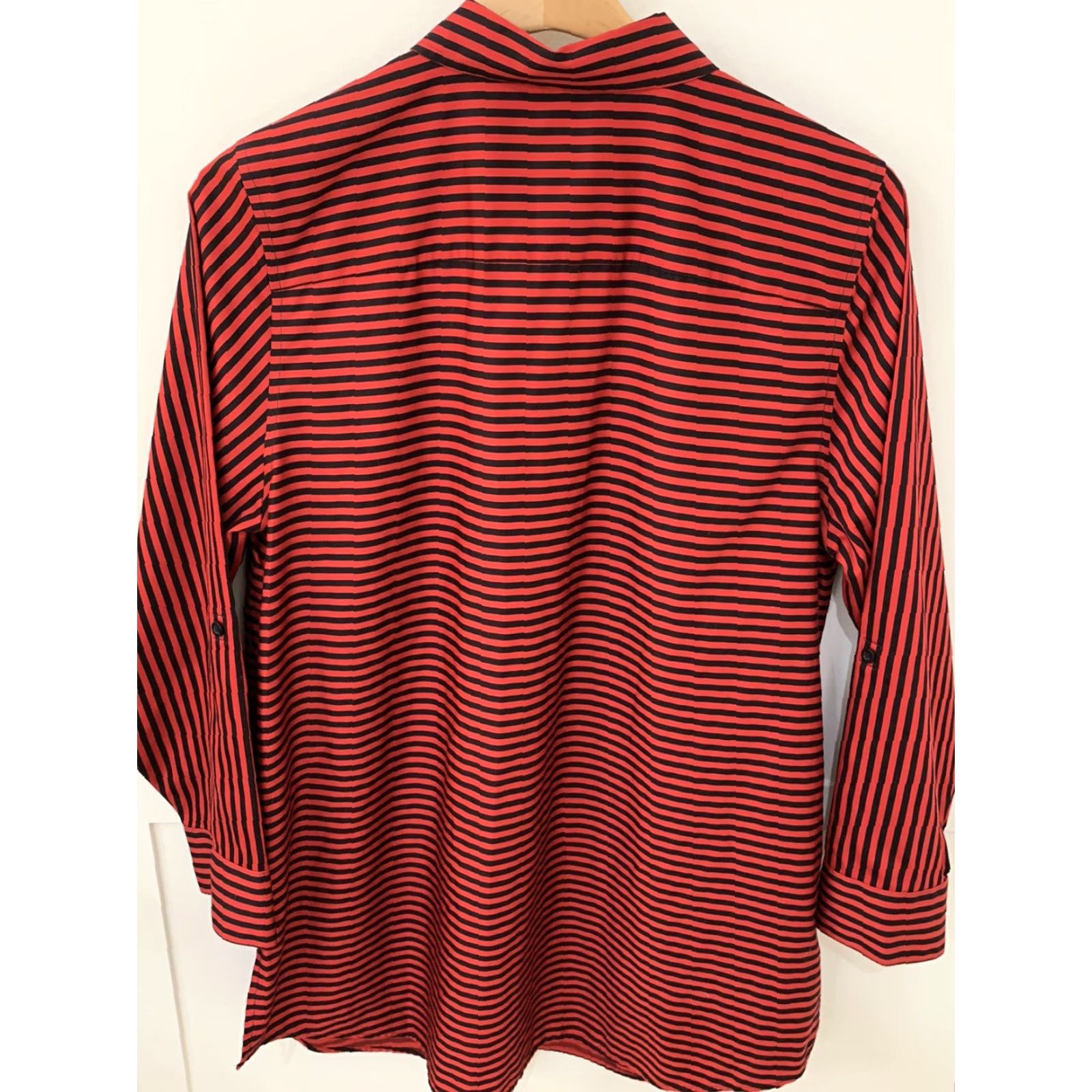 Vintage Chico's Blouse Women Size 2 Black Red Wrinkle Resistant Button Front Size XS / US 0-2 / IT 36-38 - 2 Thumbnail