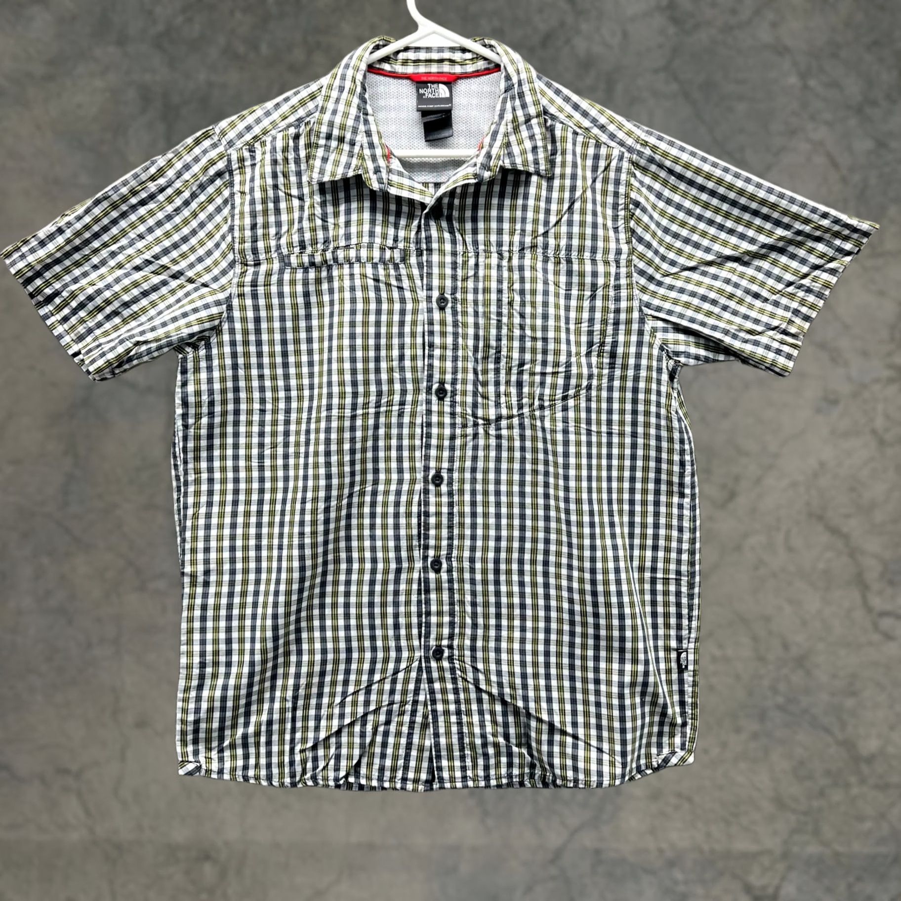 The North Face VINTAGE The North Face Shirt Men Medium Gray Button Down Outdoors Hiking Short Sleeve Size US M / EU 48-50 / 2 - 1 Thumbnail