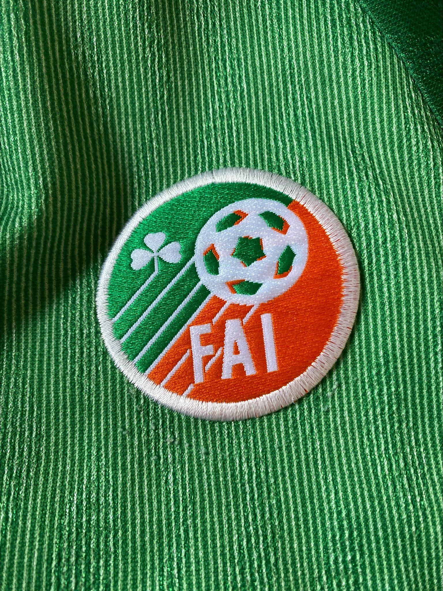 Umbro Vintage Soccer Jersey IRLANDIA - 1996 - 1998 - S - Umbro Size US S / EU 44-46 / 1 - 4 Thumbnail