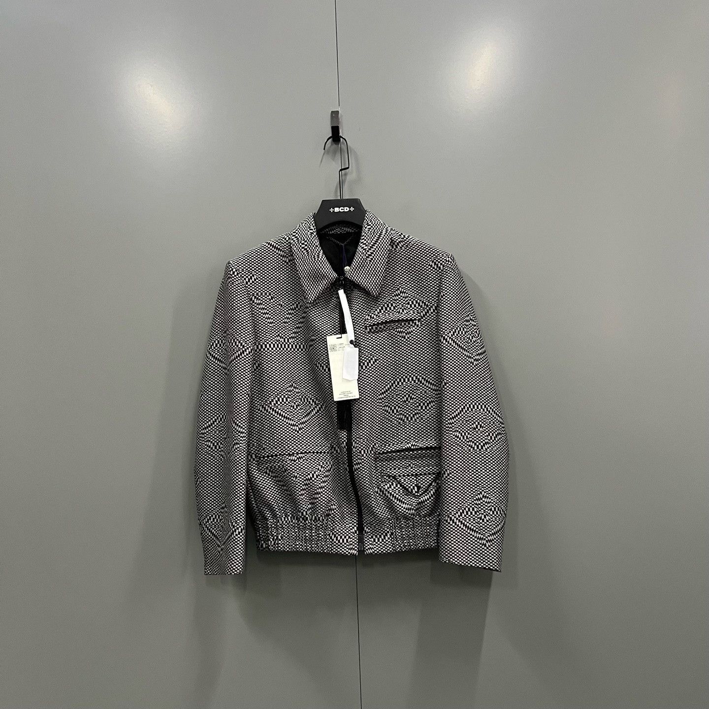 Louis Vuitton Louis Vuitton Gray Light Jacket s Men Size US S / EU 44-46 / 1 - 1 Thumbnail
