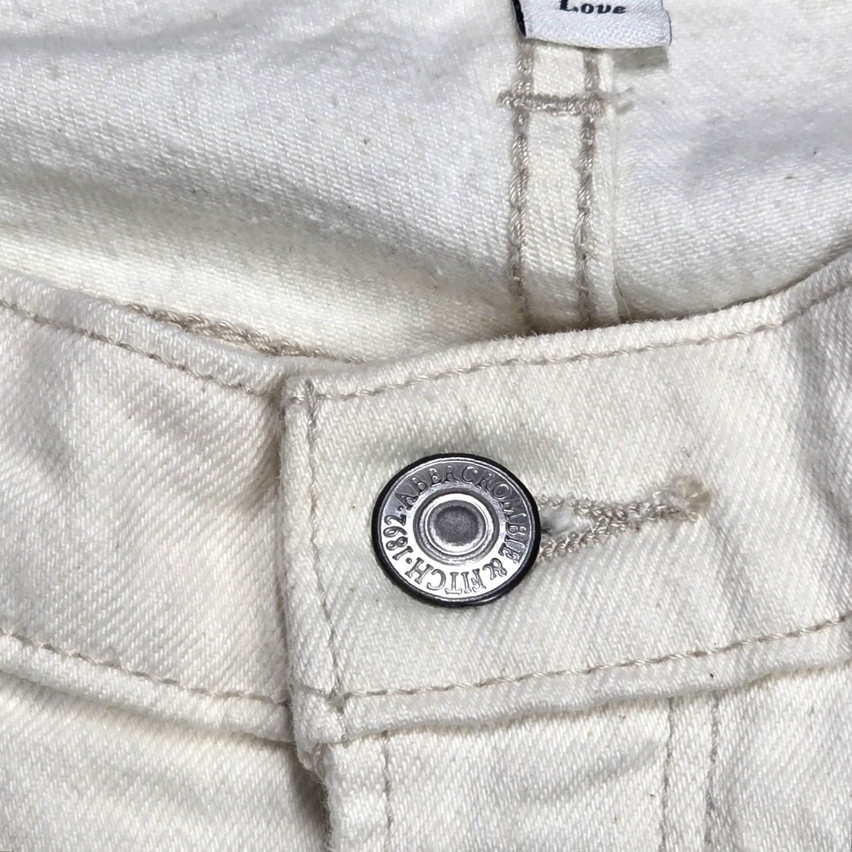 Abercrombie & Fitch Abercrombie&Fitch Jeans Womens 36 Inseam Ivory Baggy 14 Short Rise 30.5in 36x30.5 Denim 5-Pocket Regular Curve Love Low Rise Baggy Jean Womens Size 36" / US 14 / IT 50 - 5 Thumbnail