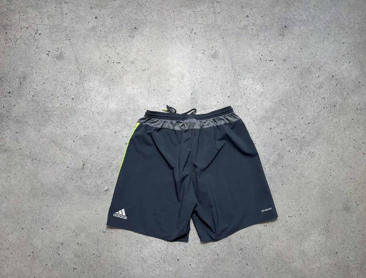 Adidas × Vintage Adidas FC Real Madrid Nylon Soccer Shorts Y2K Size US 34 / EU 50 - 2 Thumbnail