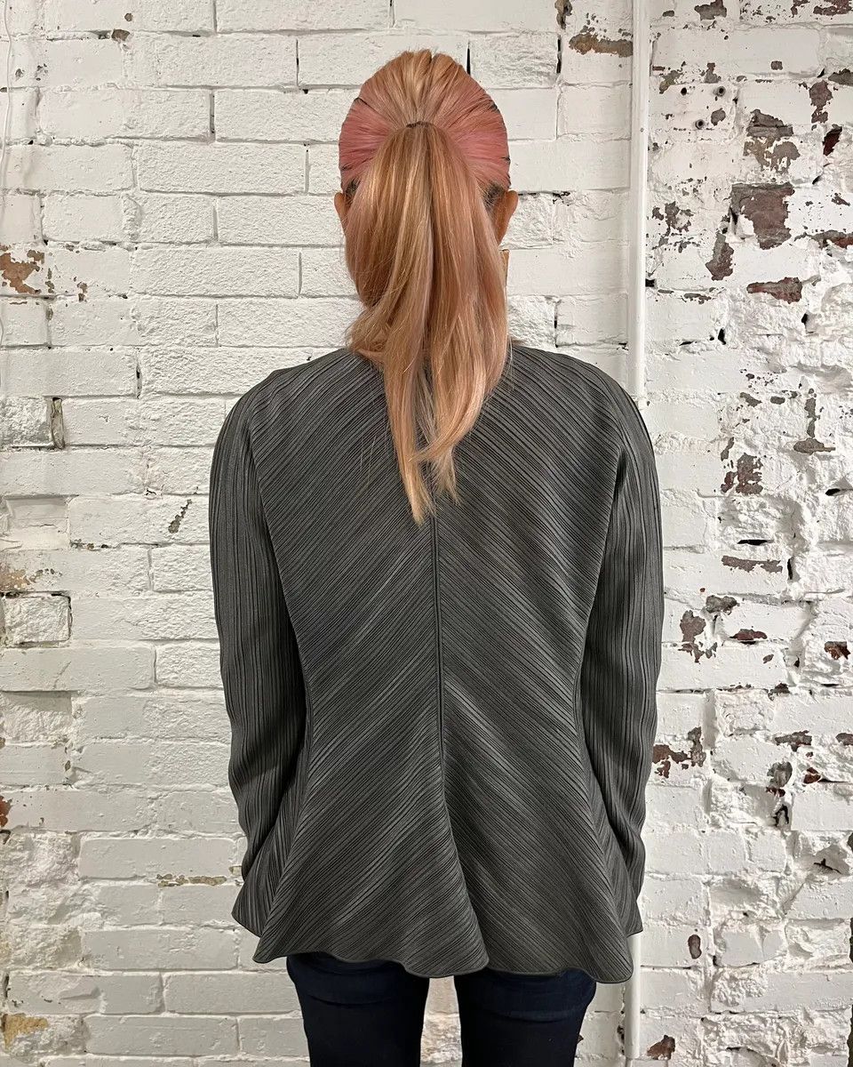 Giorgio Armani SS2012 Giorgio Armani Pleated Striped Grey Jacket Size M / US 6-8 / IT 42-44 - 3 Thumbnail