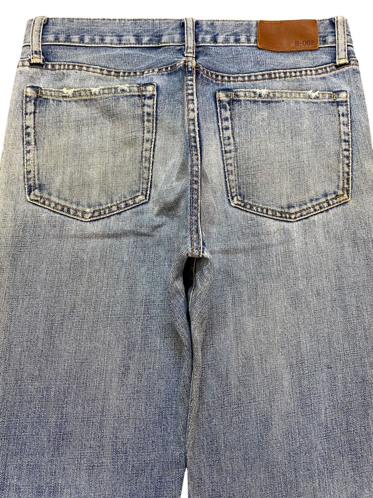 Japanese Brand Vintage Uniqlo Faded Wash Distressed Flare Jeans Size US 31 - 4 Thumbnail