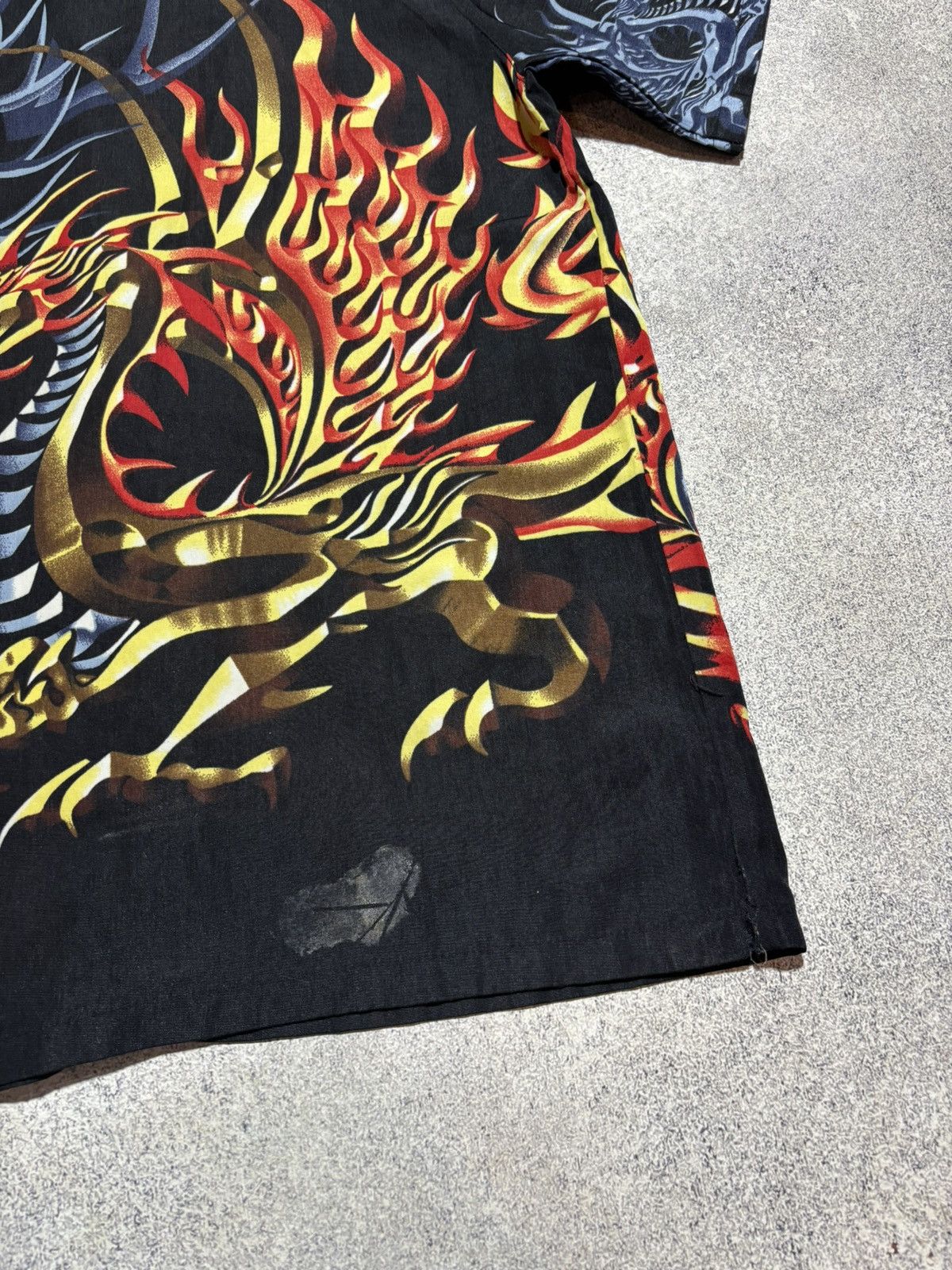 Vintage Vintage 80s Japanese Dragon flame hawaiian shirt Mens size L Size US L / EU 52-54 / 3 - 6 Thumbnail