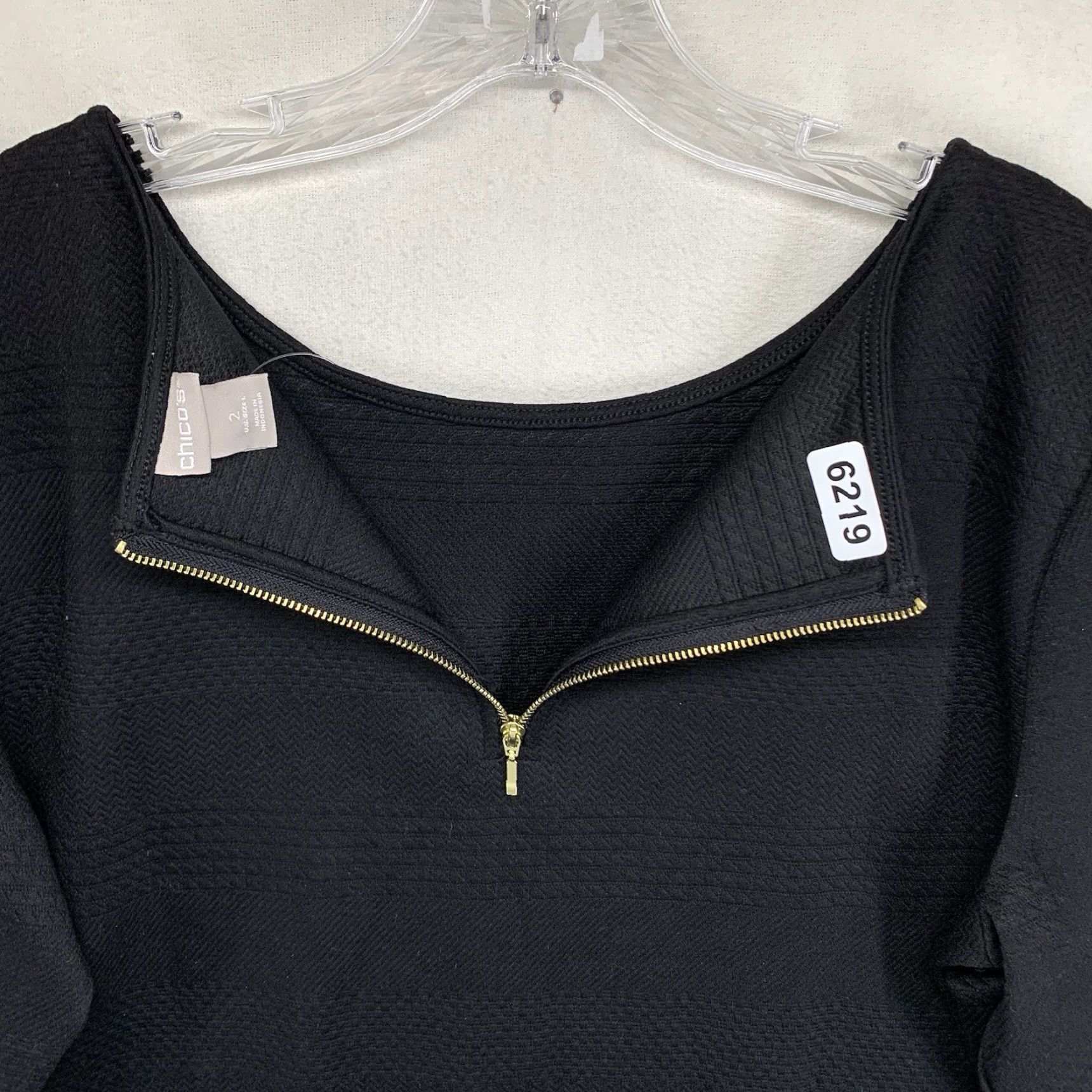 Vintage Chico's Blouse Shirt Black Geometric Pattern Thick Knit Back Zip 3/4 Sleeve Regular Women Size 2 Knit Polyester Rayon Spandex Zipper Size XS / US 0-2 / IT 36-38 - 4 Thumbnail